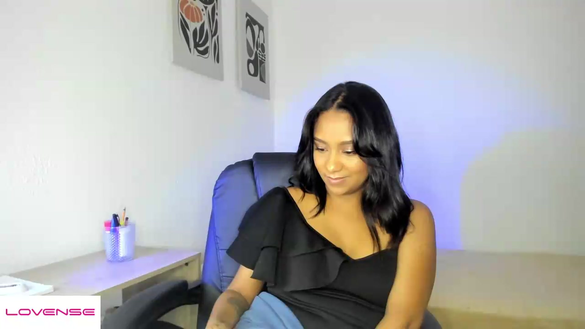 Gallery image thumbnail from AmyLeer_'s myfreecams stream on, 08/15/2026, 23:17 image 10 of 20
