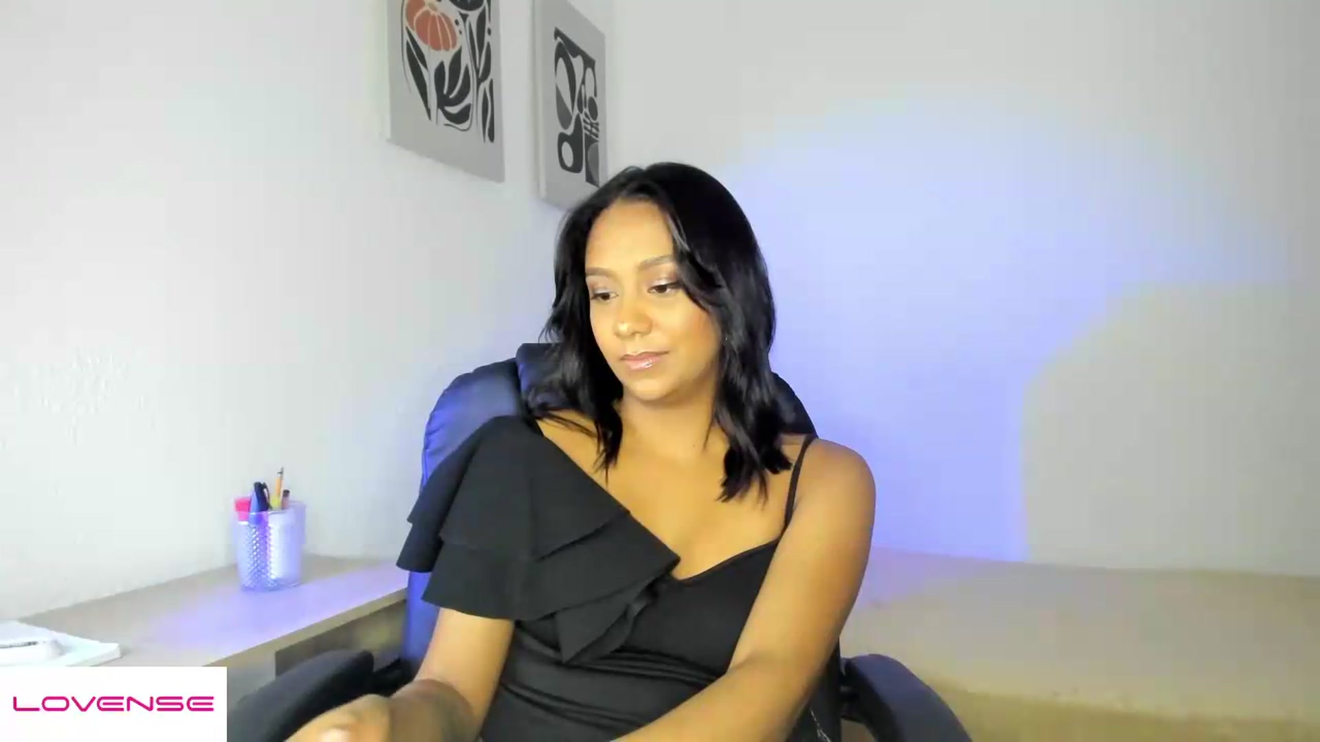 Gallery image thumbnail from AmyLeer_'s myfreecams stream on, 08/15/2026, 23:17 image 6 of 20