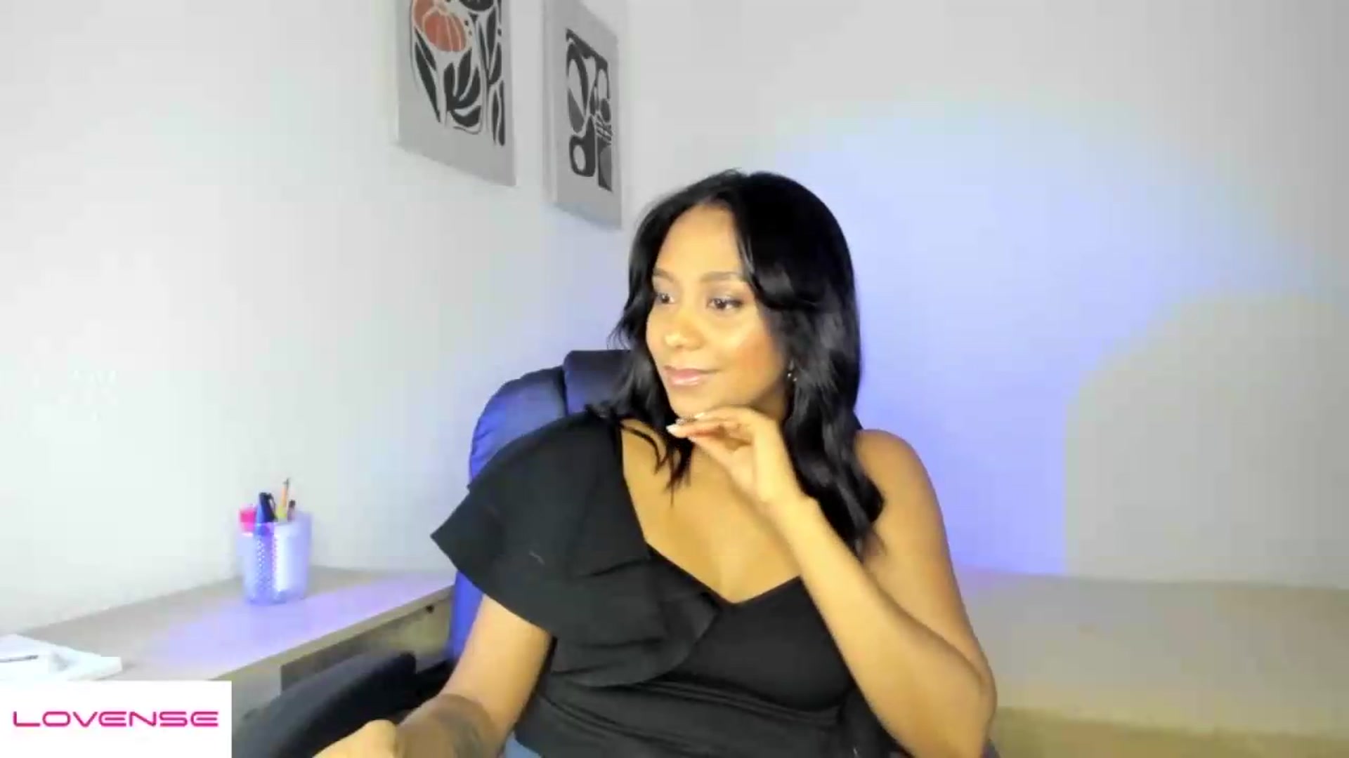 Gallery image thumbnail from AmyLeer_'s myfreecams stream on, 08/15/2026, 23:17 image 7 of 20
