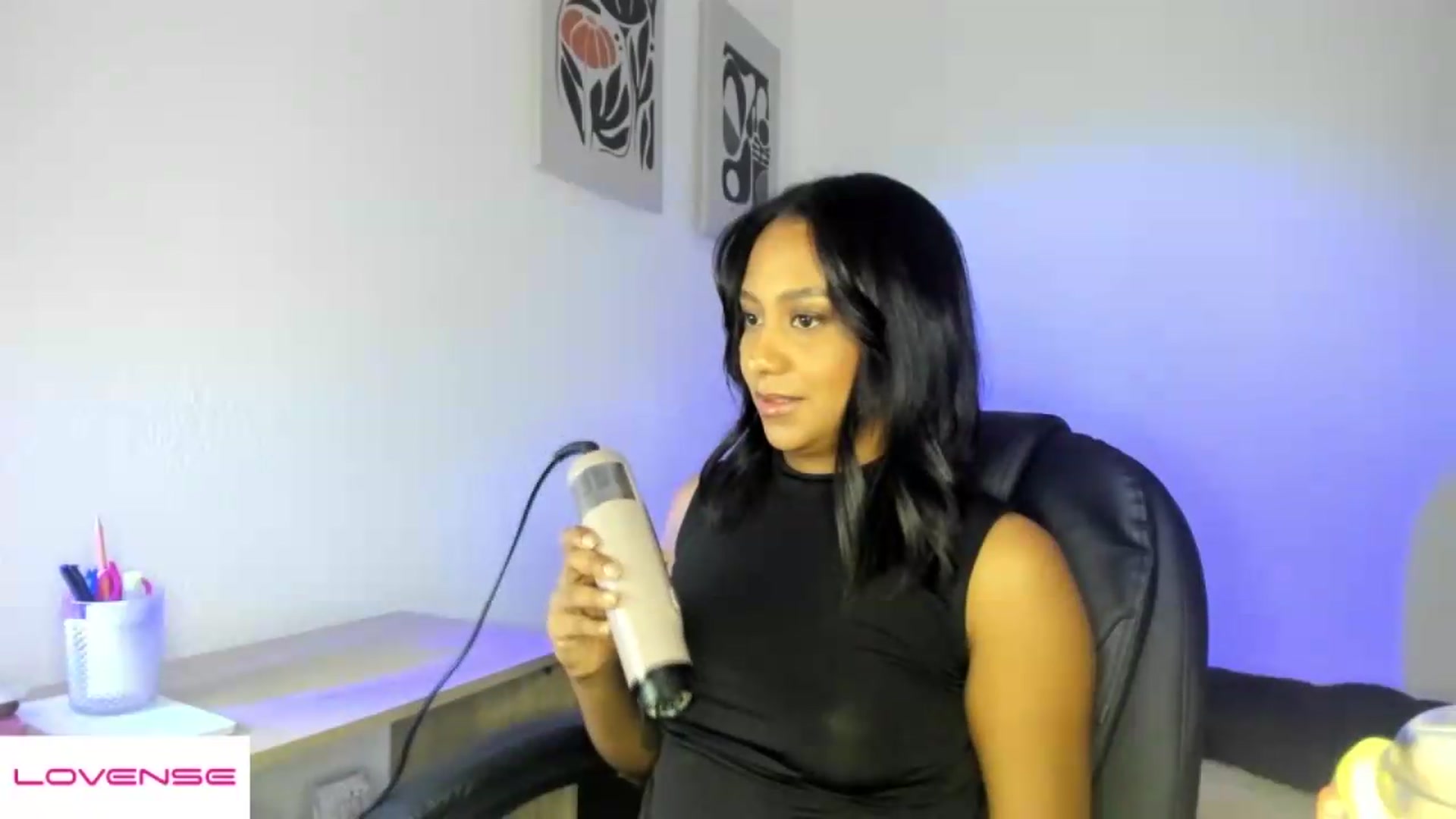 Gallery image thumbnail from AmyLeer_'s myfreecams stream on, 08/20/2026, 23:45 image 17 of 20