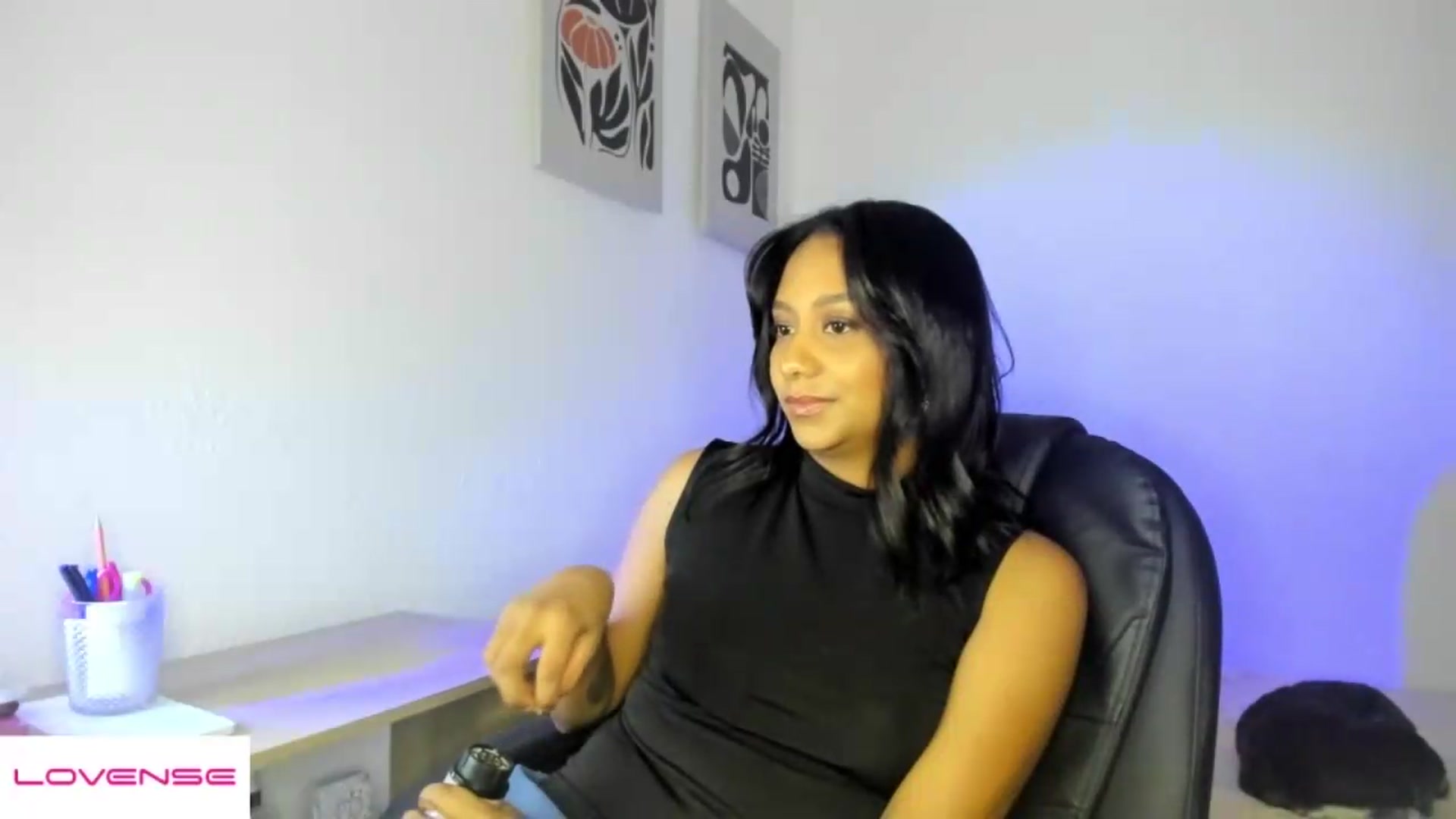 Gallery image thumbnail from AmyLeer_'s myfreecams stream on, 08/20/2026, 23:45 image 15 of 20
