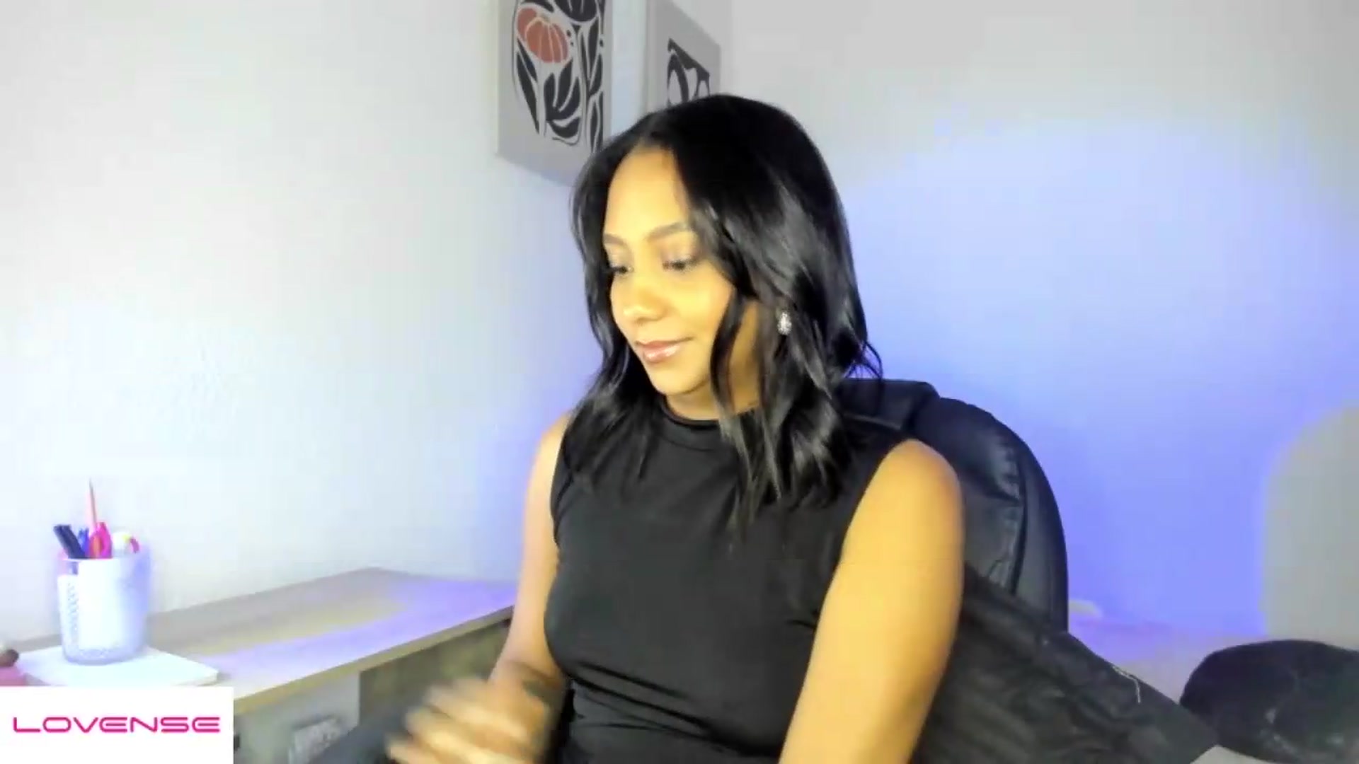 Gallery image thumbnail from AmyLeer_'s myfreecams stream on, 08/20/2026, 23:45 image 7 of 20