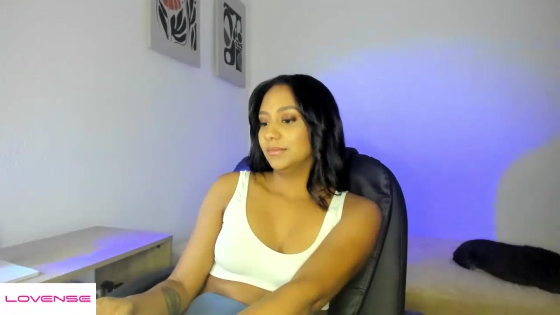 Gallery image thumbnail from AmyLeer_'s myfreecams stream on, 08/22/2026, 22:02 image 9 of 20