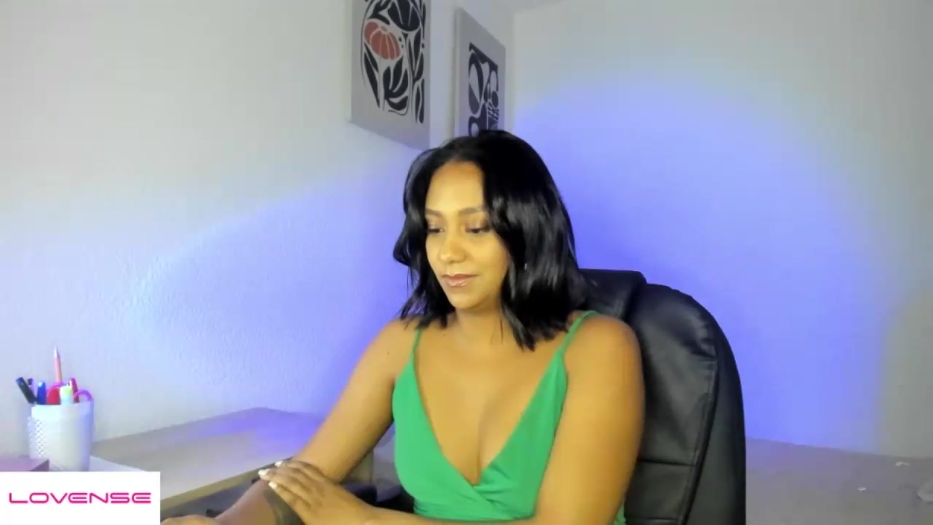 Gallery image thumbnail from AmyLeer_'s myfreecams stream on, 08/30/2026, 23:52 image 9 of 20