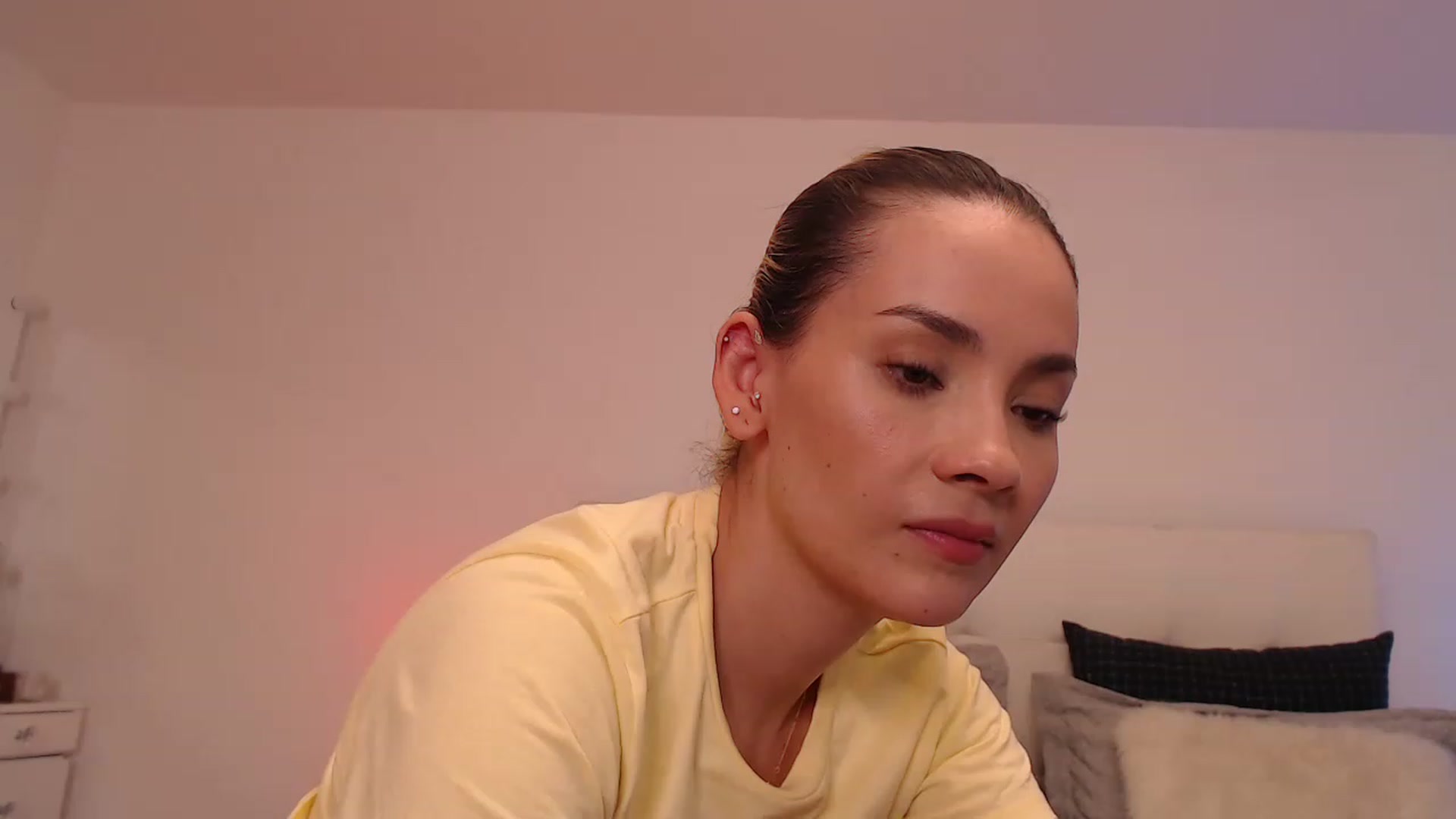 Gallery image thumbnail from AmyLi's myfreecams stream on, 12/31/2022, 07:36 image 4 of 20