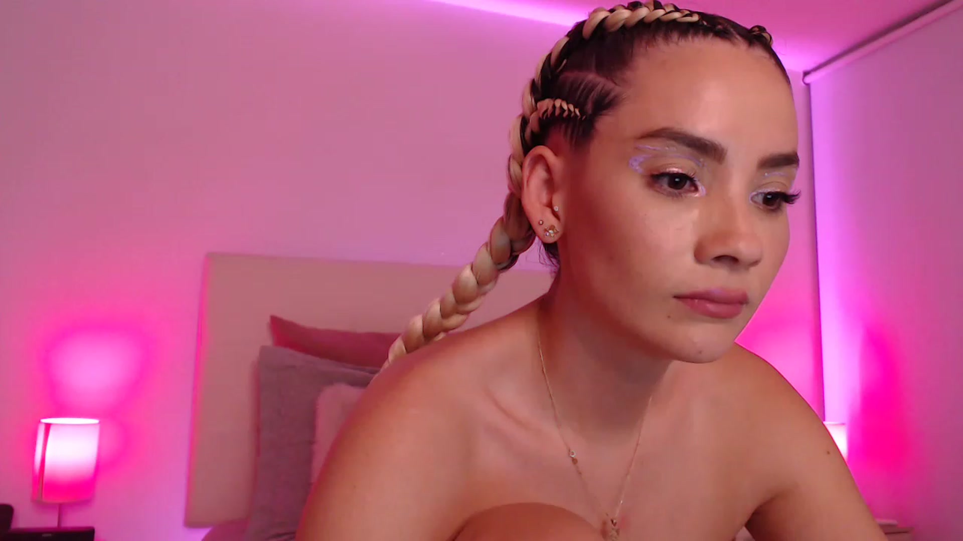 Gallery image thumbnail from AmyLi's myfreecams stream on, 05/14/2023, 07:47 image 12 of 20