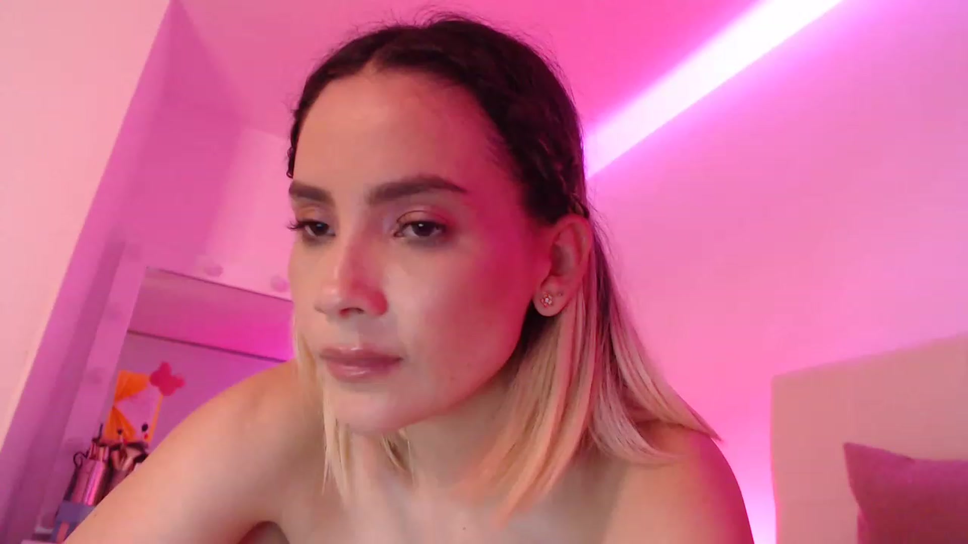 Gallery image thumbnail from AmyLi's myfreecams stream on, 05/21/2023, 05:53 image 20 of 20