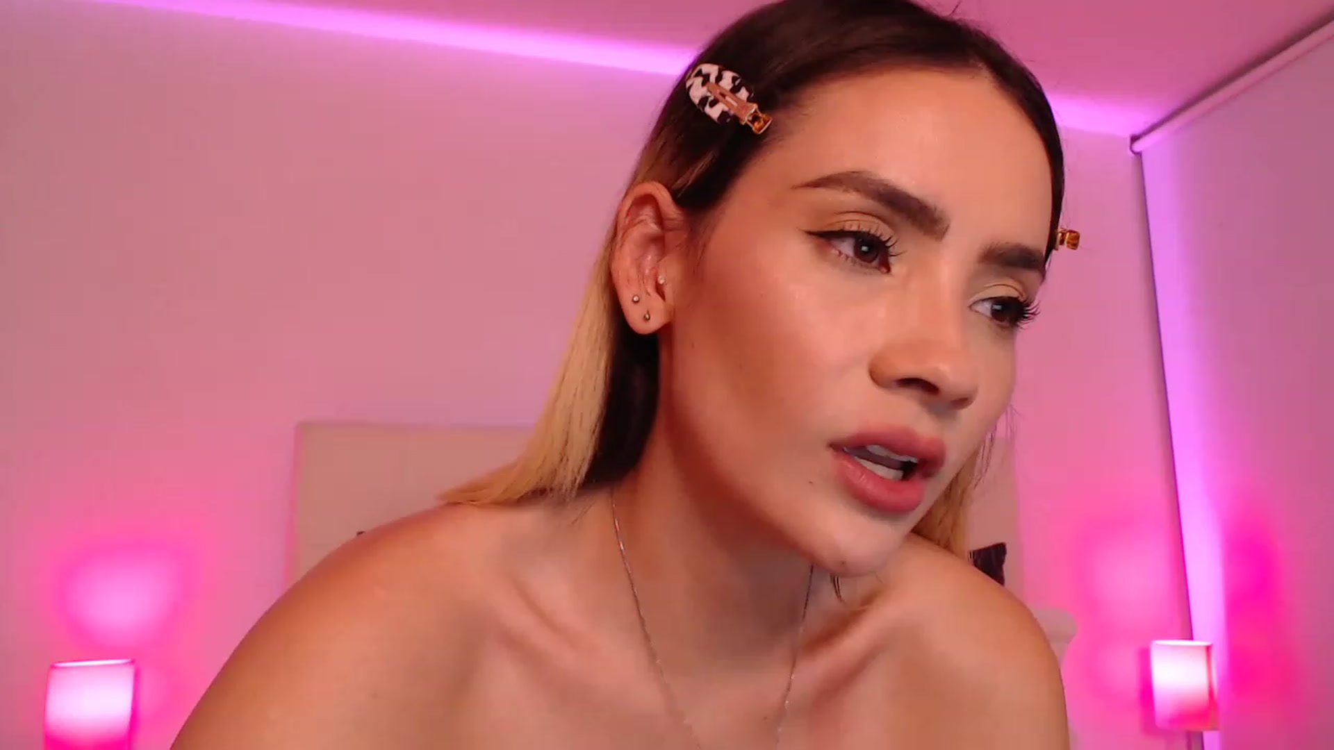 Gallery image thumbnail from AmyLi's myfreecams stream on, 06/16/2023, 05:51 image 1 of 20