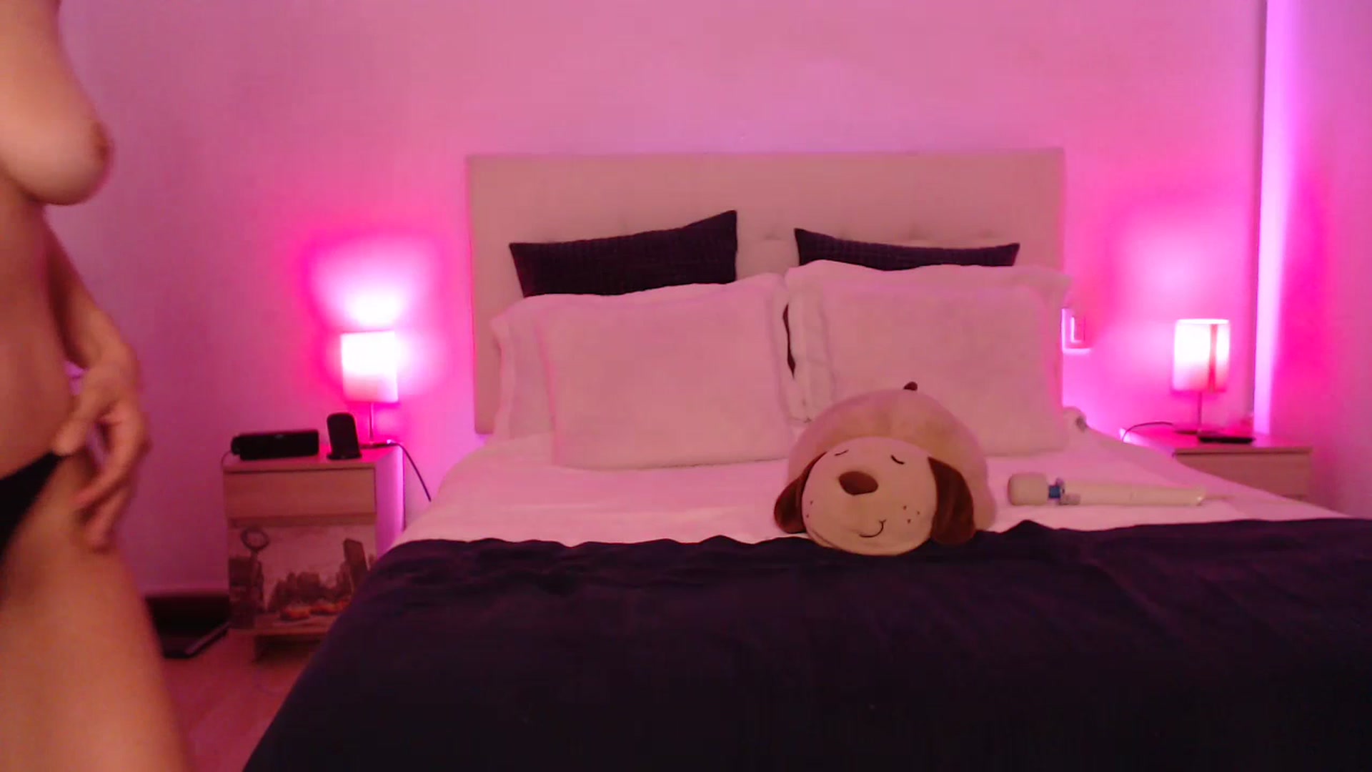 Gallery image thumbnail from AmyLi's myfreecams stream on, 06/29/2023, 05:18 image 6 of 20