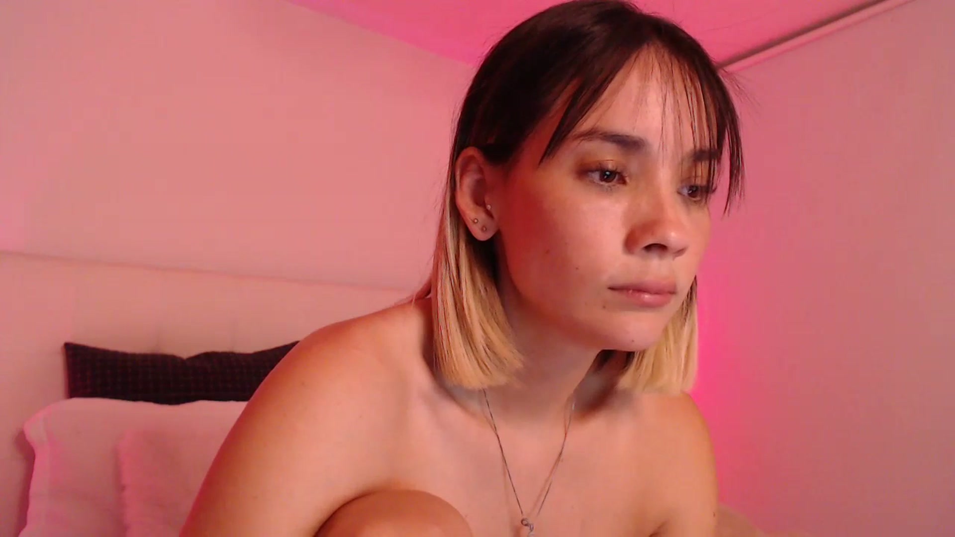 Gallery image thumbnail from AmyLi's myfreecams stream on, 07/07/2023, 05:15 image 10 of 20