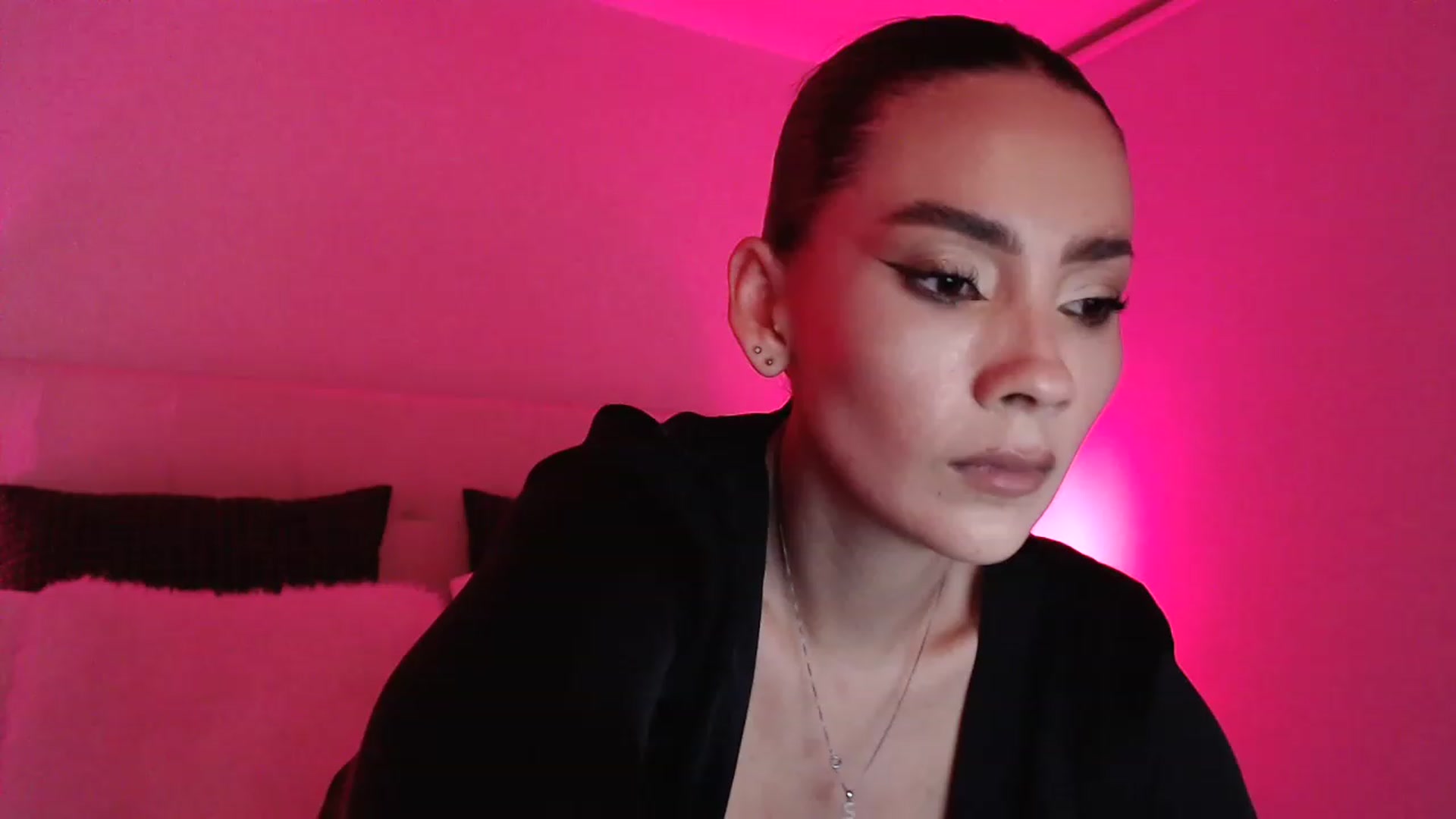Gallery image thumbnail from AmyLi's myfreecams stream on, 07/08/2023, 06:55 image 12 of 20