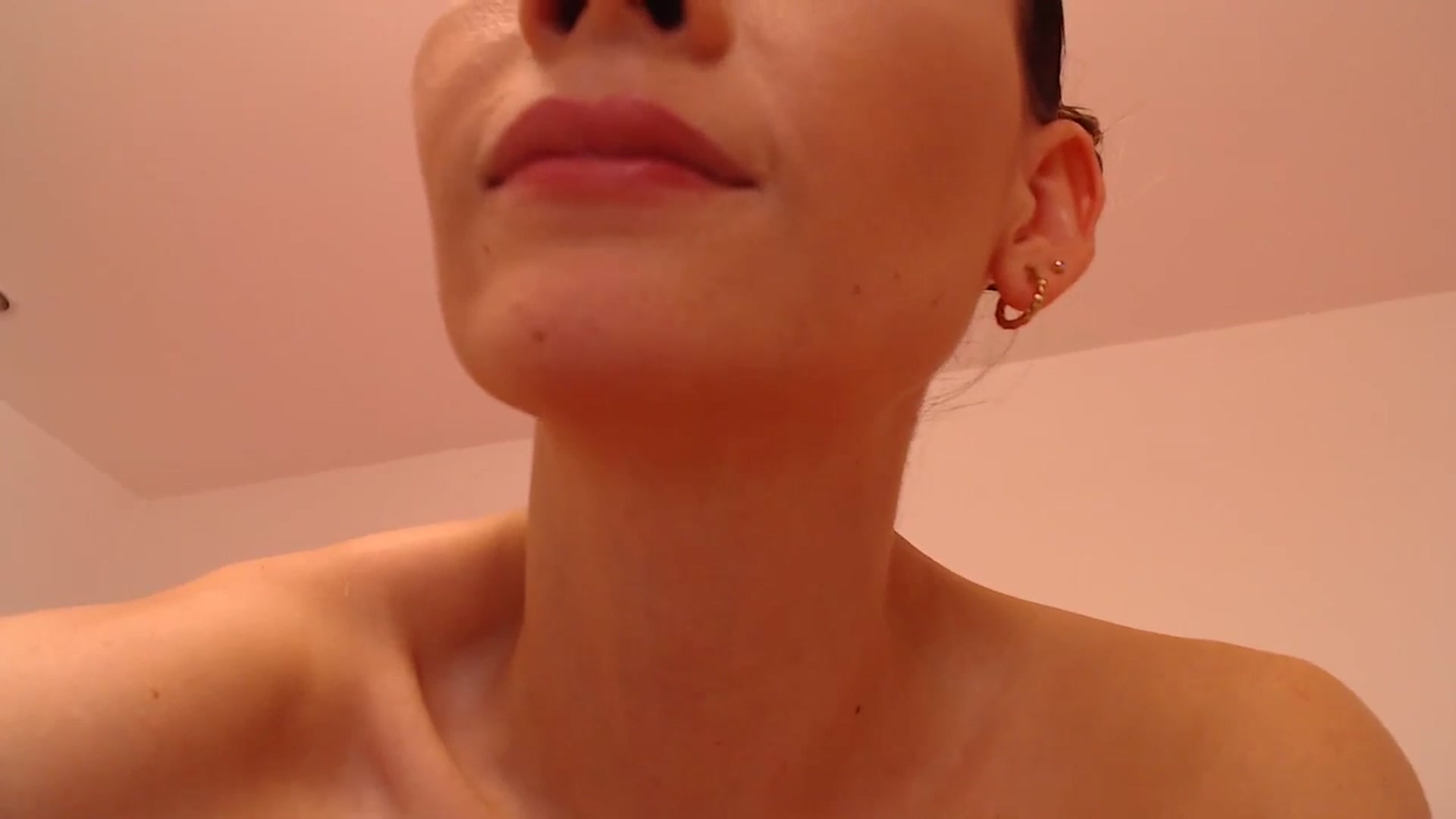 Gallery image thumbnail from AmyLi's myfreecams stream on, 09/01/2023, 06:58 image 12 of 20