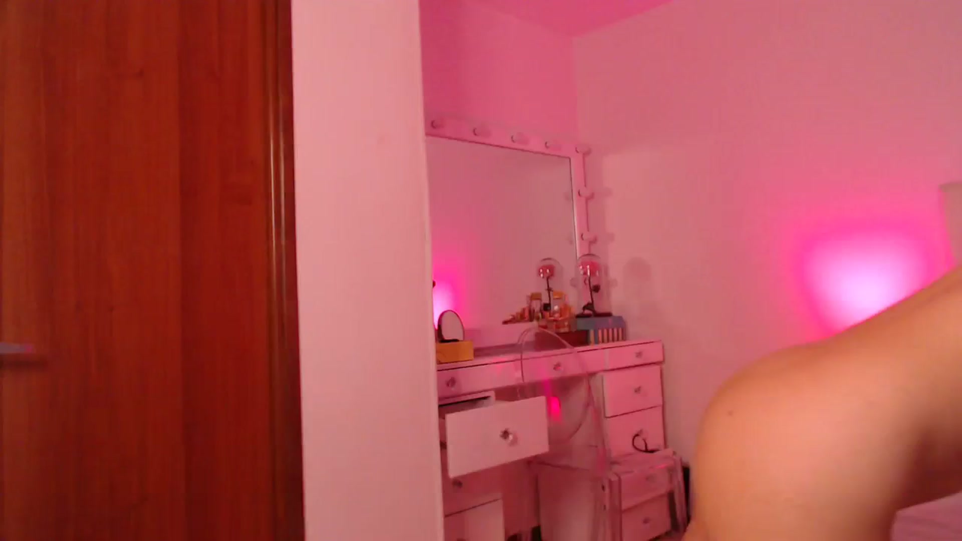 Gallery image thumbnail from AmyLi's myfreecams stream on, 09/09/2023, 06:22 image 16 of 20