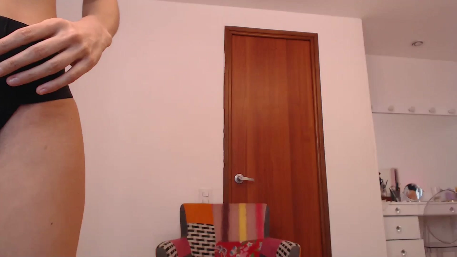 Gallery image thumbnail from AmyLi's myfreecams stream on, 10/21/2023, 05:32 image 16 of 20