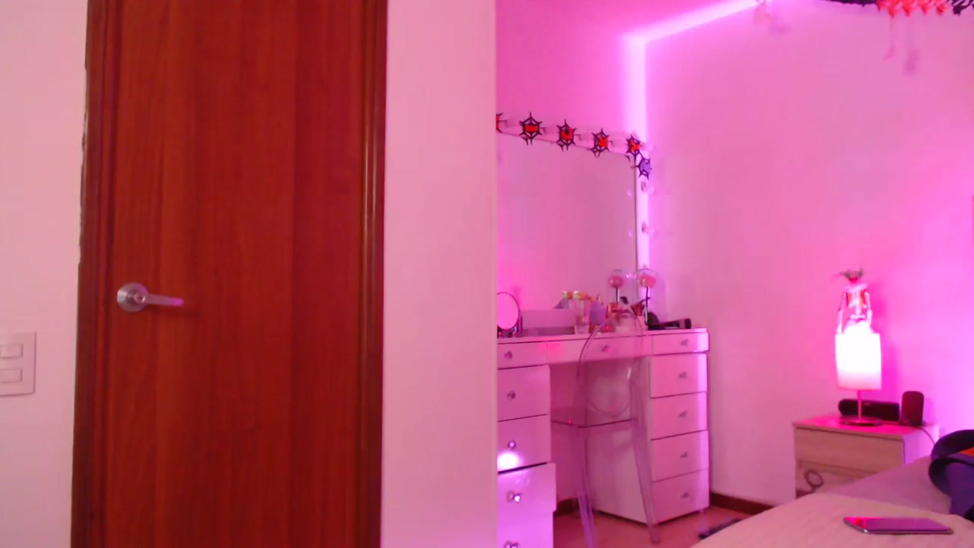 Gallery image thumbnail from AmyLi's myfreecams stream on, 11/01/2023, 04:58 image 16 of 20