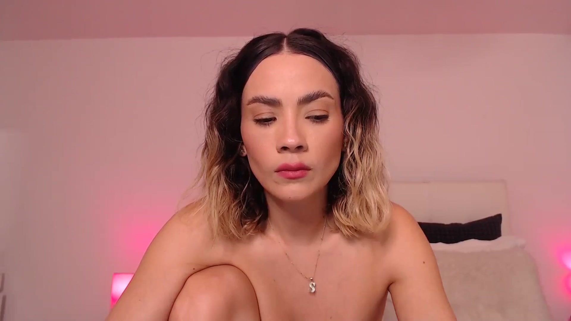 Gallery image thumbnail from AmyLi's myfreecams stream on, 11/13/2023, 07:04 image 10 of 20