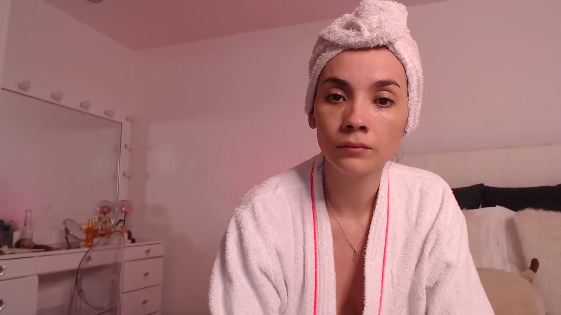 Gallery image thumbnail from AmyLi's myfreecams stream on, 11/15/2023, 07:01 image 14 of 20