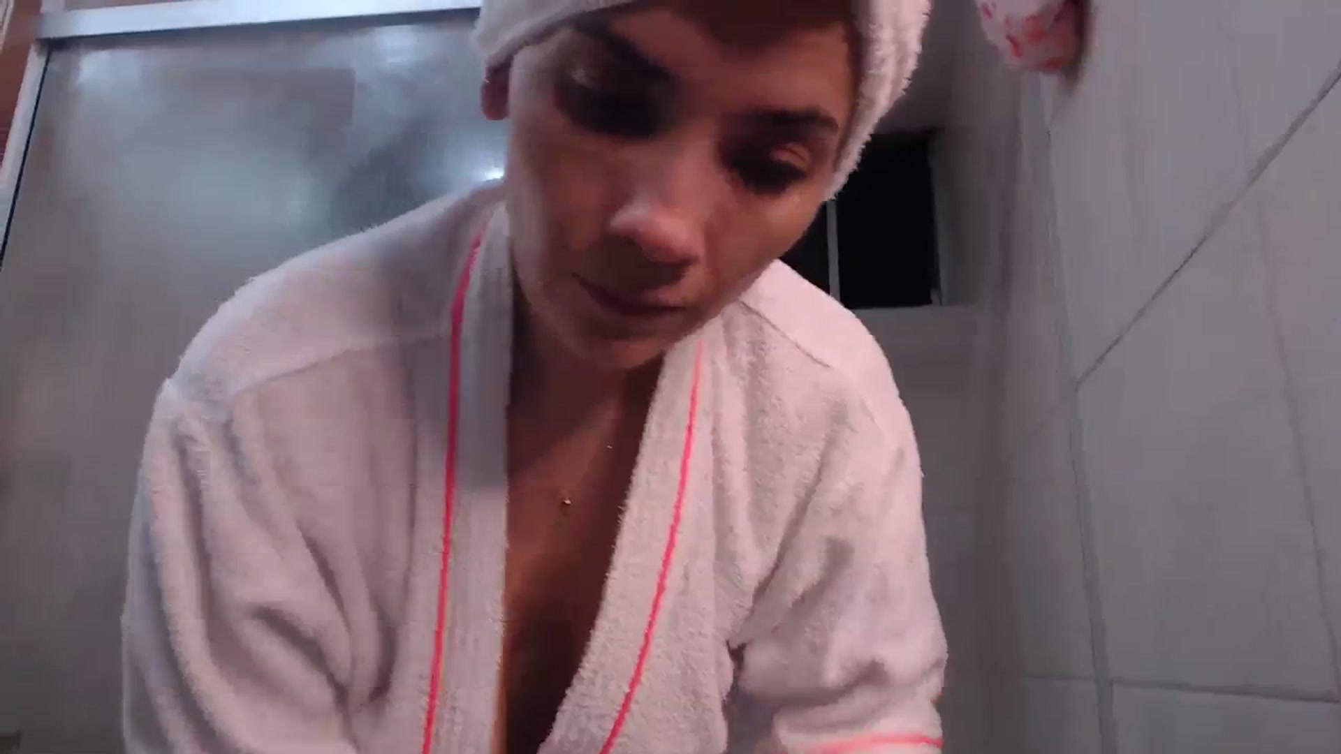 Gallery image thumbnail from AmyLi's myfreecams stream on, 11/15/2023, 07:01 image 8 of 20