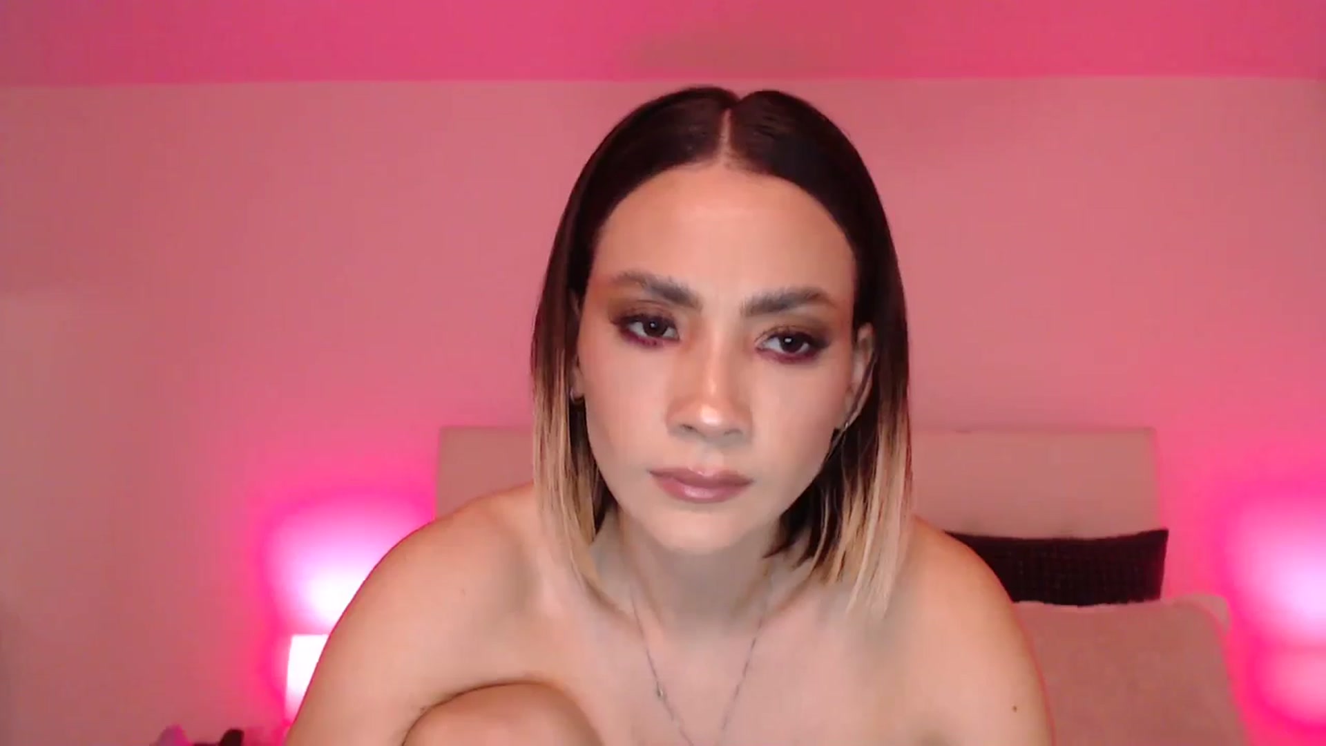 Gallery image thumbnail from AmyLi's myfreecams stream on, 12/01/2023, 07:31 image 7 of 20