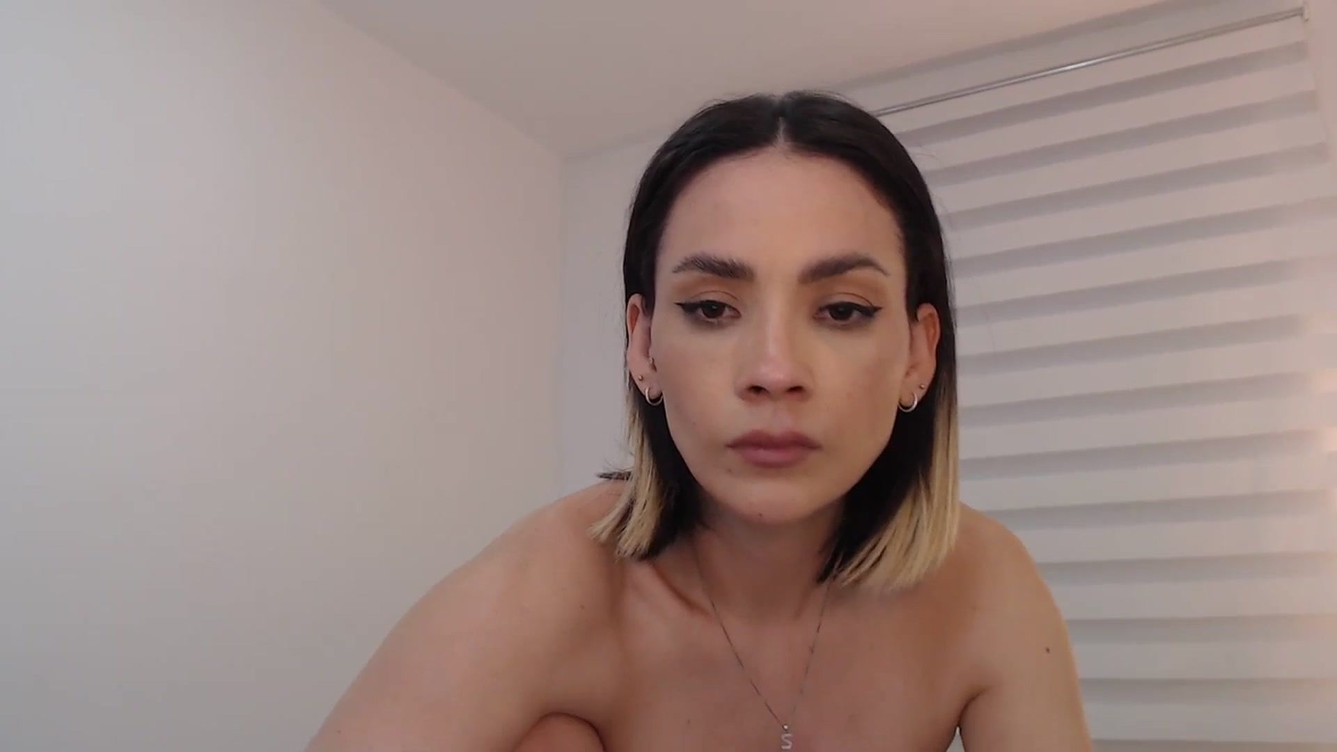 Gallery image thumbnail from AmyLi's myfreecams stream on, 12/15/2023, 07:34 image 5 of 20