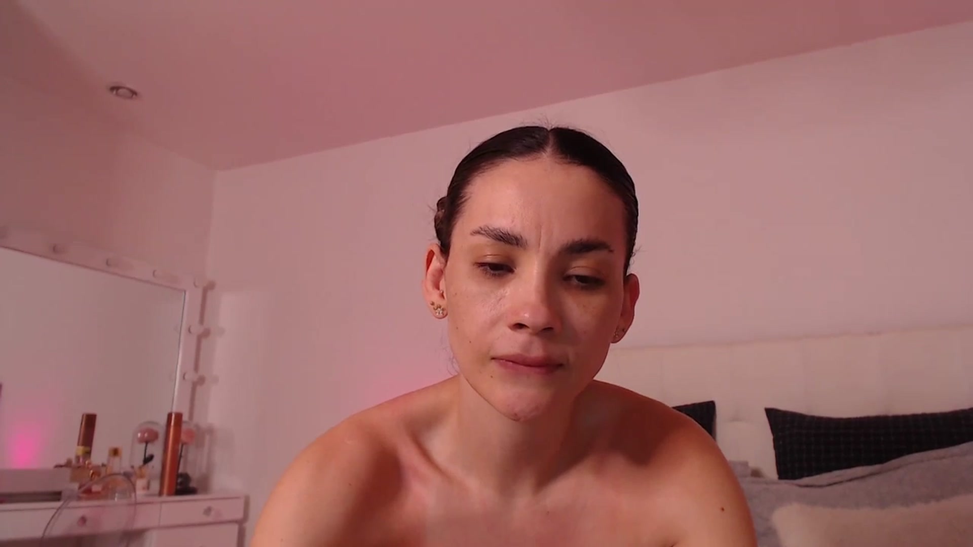 Gallery image thumbnail from AmyLi's myfreecams stream on, 12/28/2023, 06:32 image 9 of 20