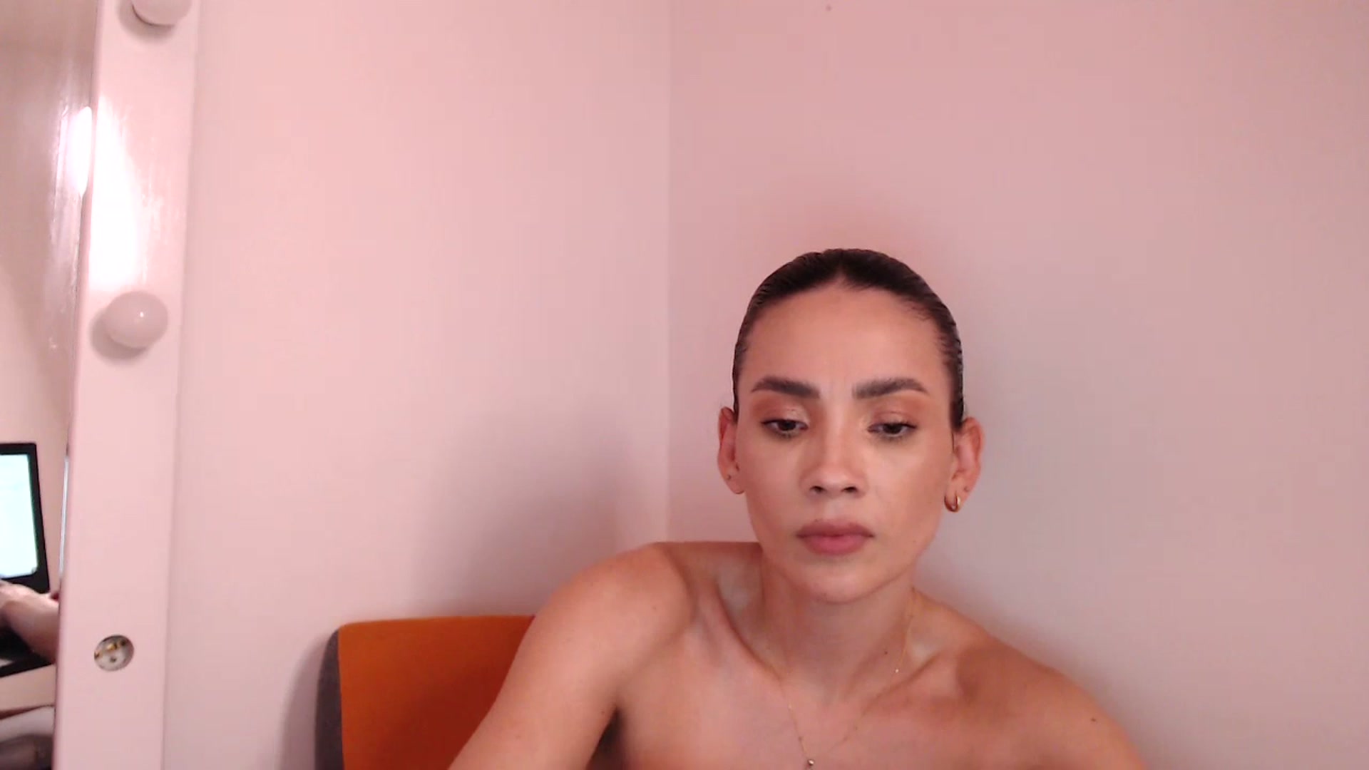 Gallery image thumbnail from AmyLi's myfreecams stream on, 01/14/2024, 07:28 image 3 of 20