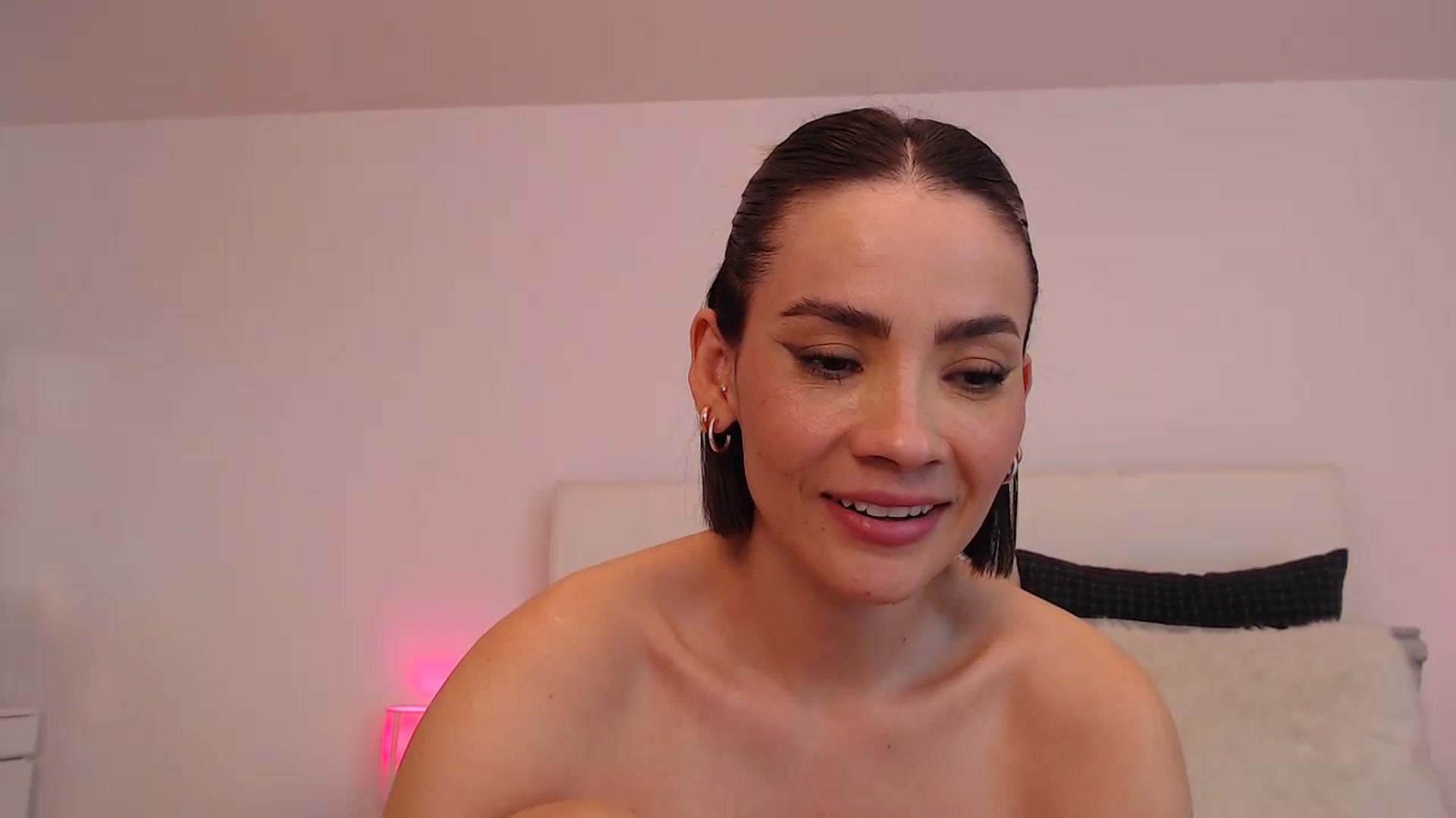Gallery image thumbnail from AmyLi's myfreecams stream on, 01/26/2024, 07:27 image 15 of 20