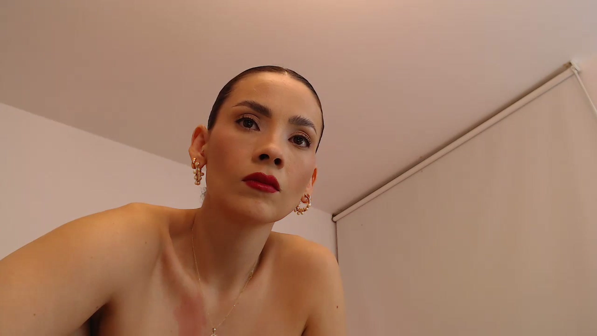 Gallery image thumbnail from AmyLi's myfreecams stream on, 02/07/2024, 07:04 image 17 of 20