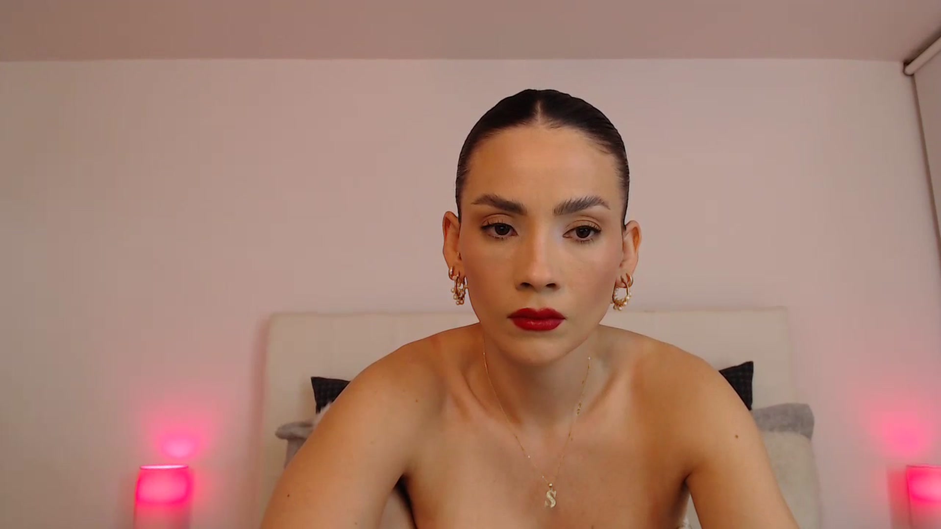 Gallery image thumbnail from AmyLi's myfreecams stream on, 02/07/2024, 07:04 image 6 of 20
