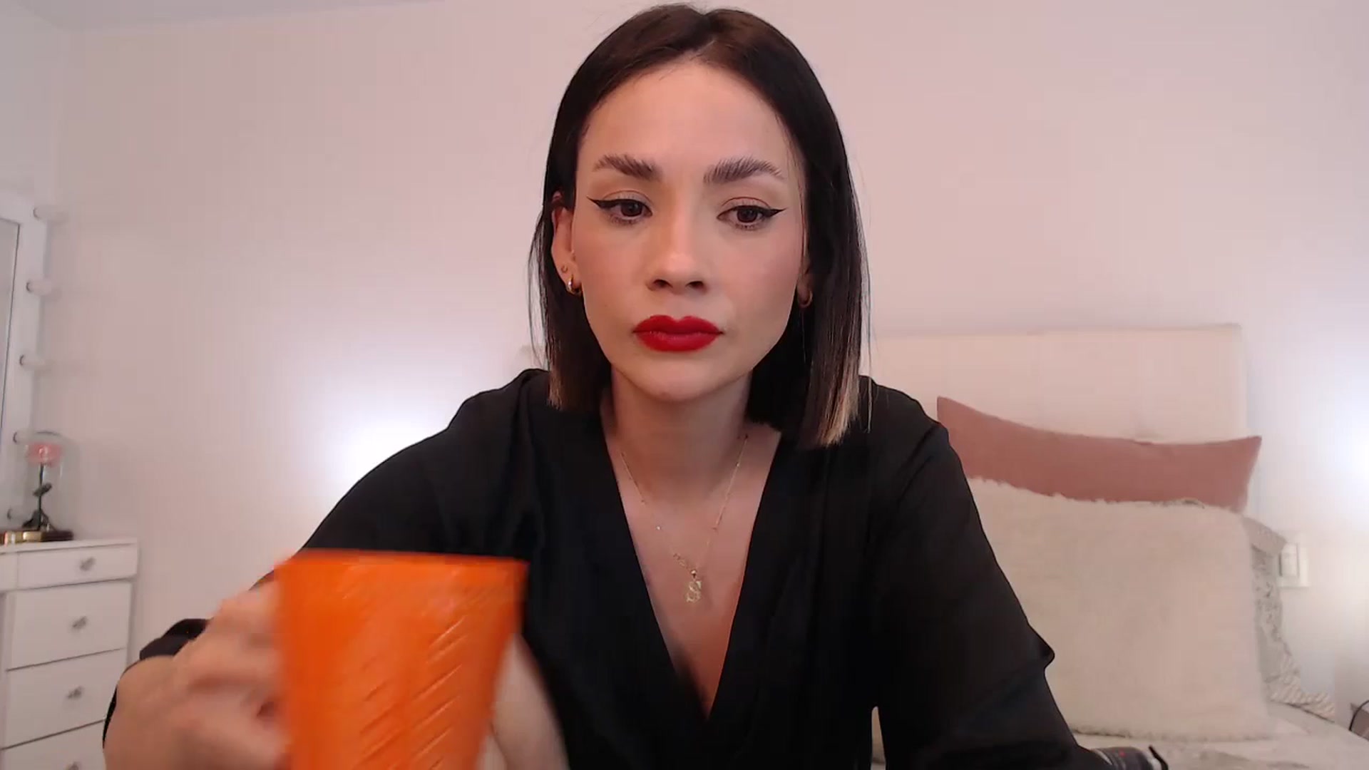 Gallery image thumbnail from AmyLi's myfreecams stream on, 04/07/2024, 07:28 image 2 of 20