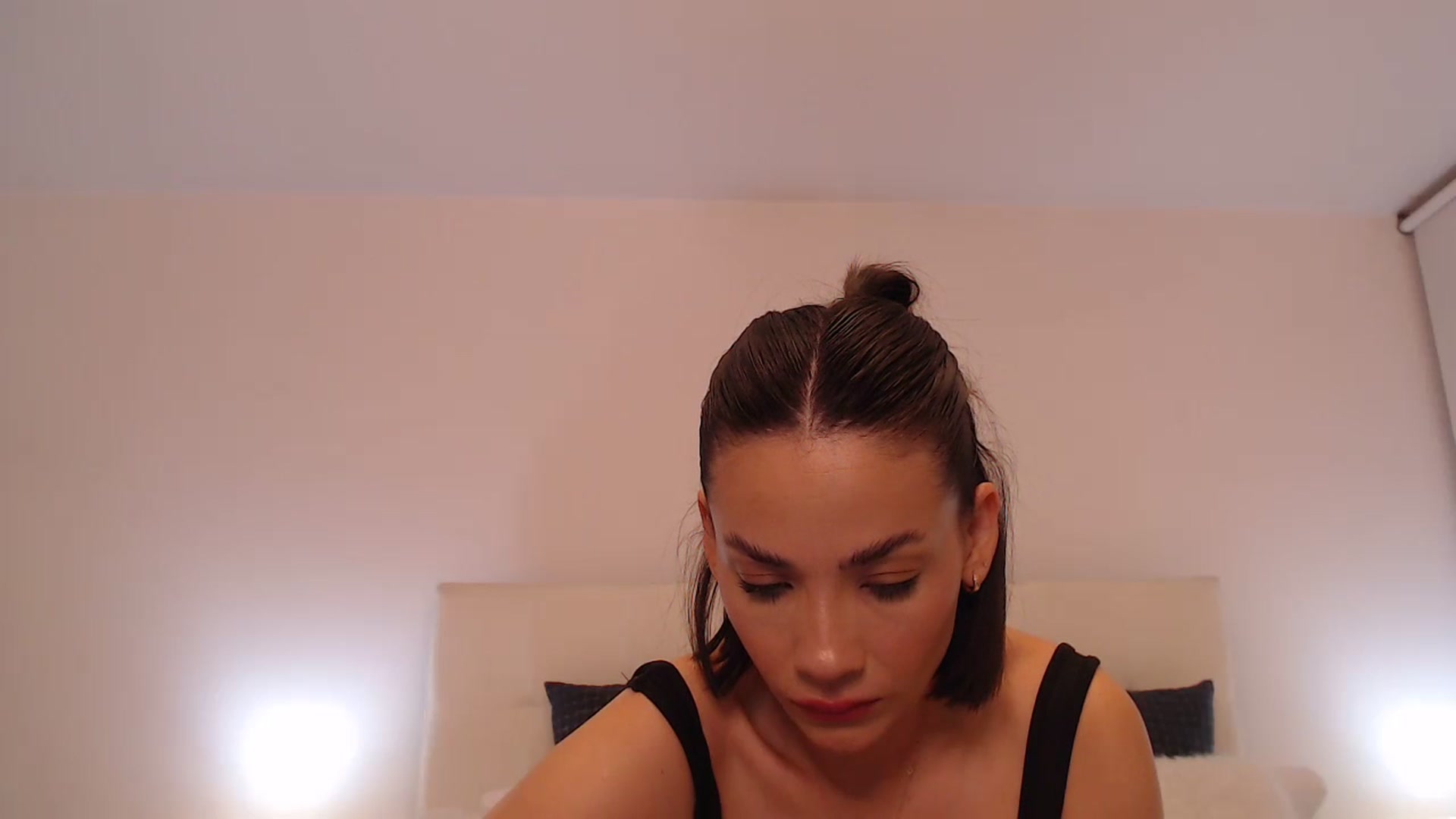 Gallery image thumbnail from AmyLi's myfreecams stream on, 04/14/2024, 07:43 image 2 of 20