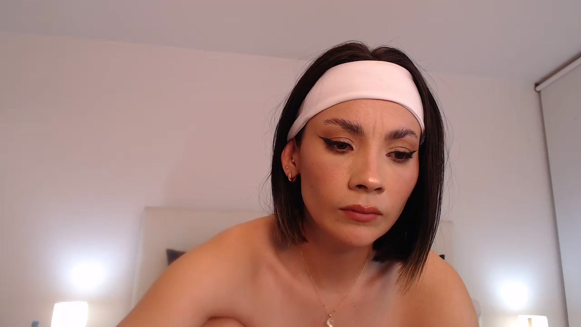 Gallery image thumbnail from AmyLi's myfreecams stream on, 05/05/2024, 08:13 image 11 of 20