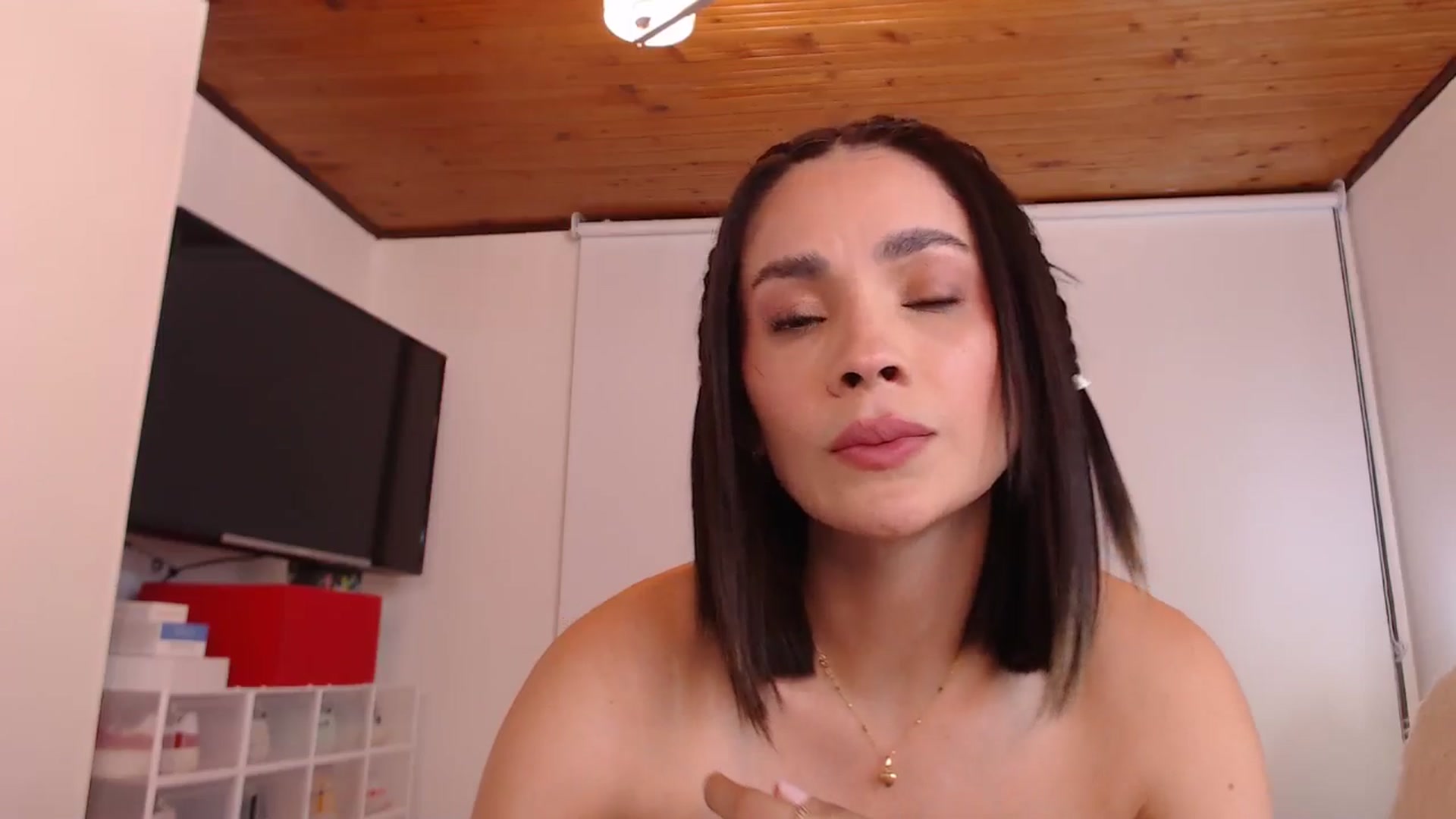 Gallery image thumbnail from AmyLi's myfreecams stream on, 09/01/2024, 07:09 image 6 of 20