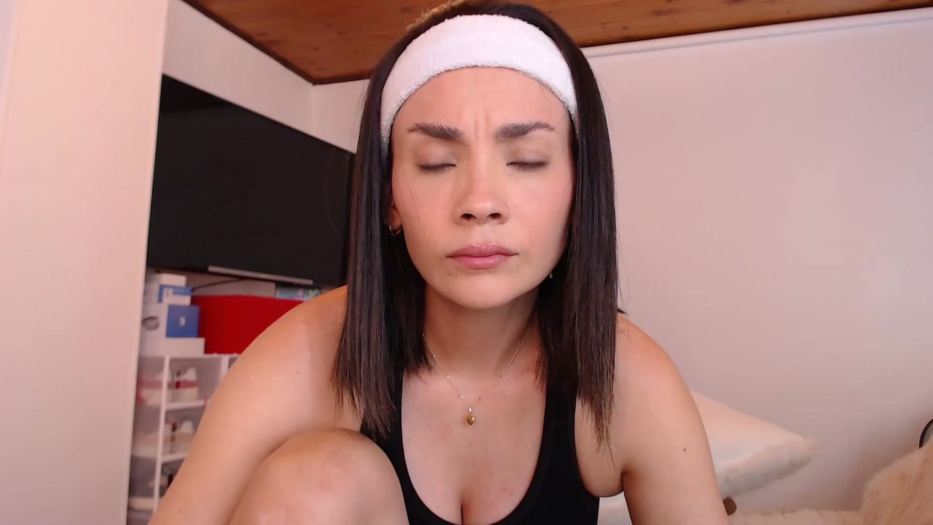 Gallery image thumbnail from AmyLi's myfreecams stream on, 10/26/2024, 06:14 image 1 of 20