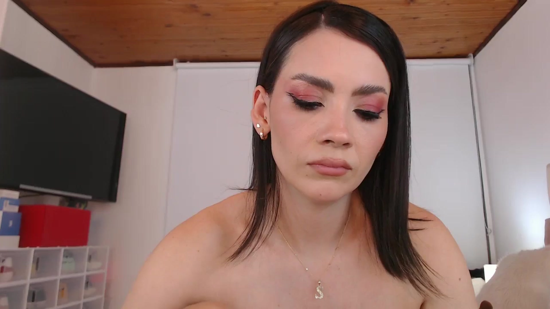 Gallery image thumbnail from AmyLi's myfreecams stream on, 12/01/2024, 07:37 image 11 of 20
