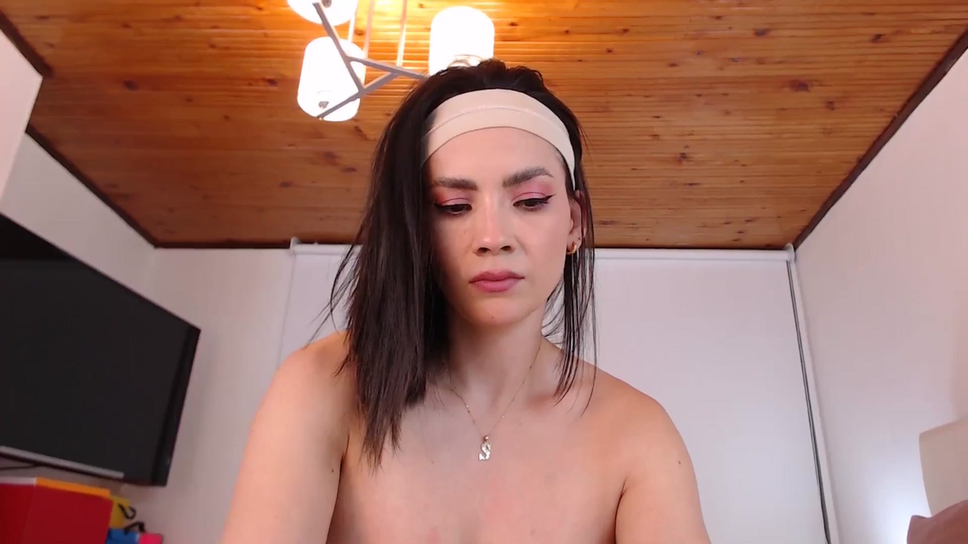 Gallery image thumbnail from AmyLi's myfreecams stream on, 12/14/2024, 08:19 image 11 of 20