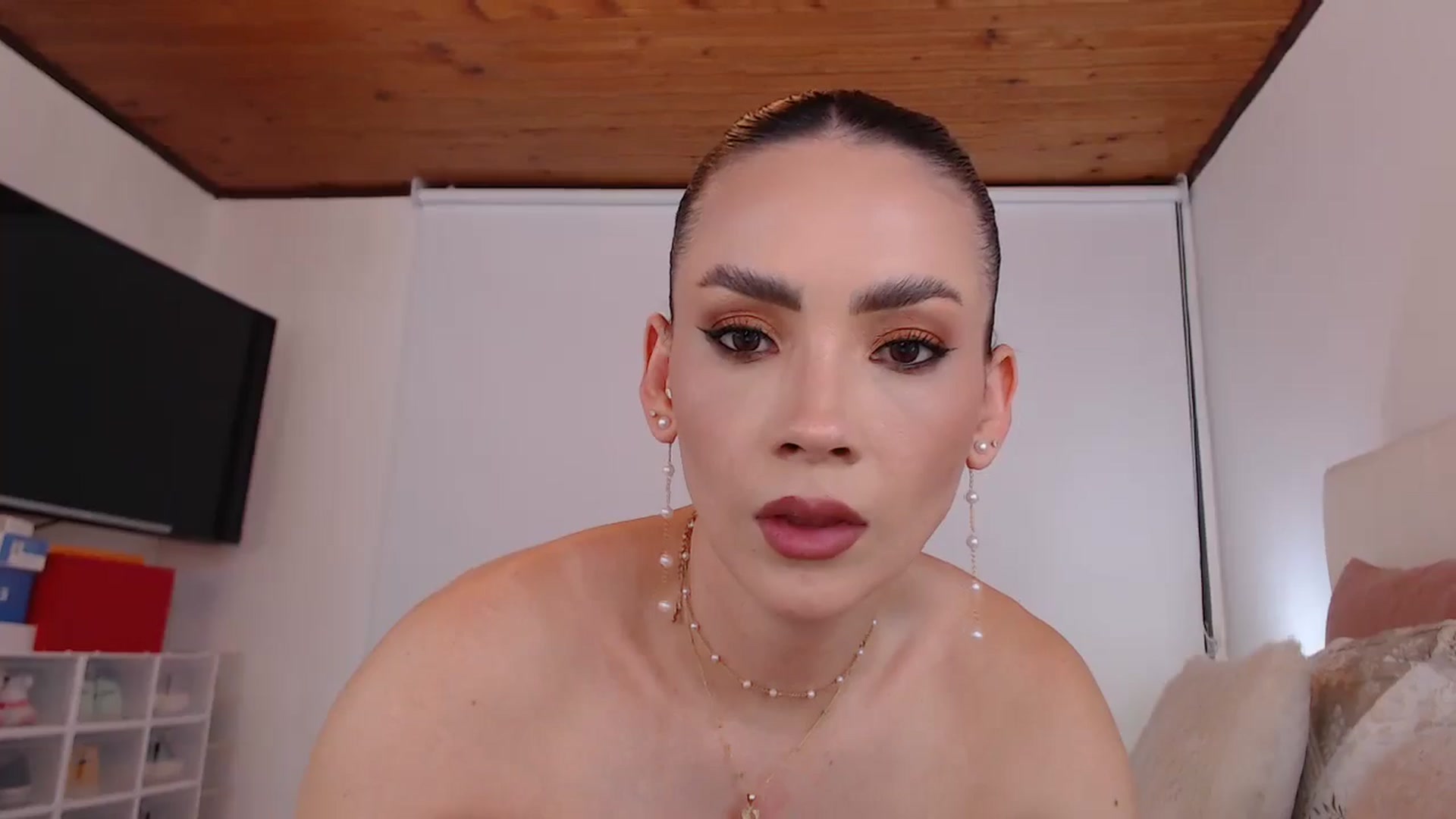 Gallery image thumbnail from AmyLi's myfreecams stream on, 12/29/2024, 08:13 image 11 of 20