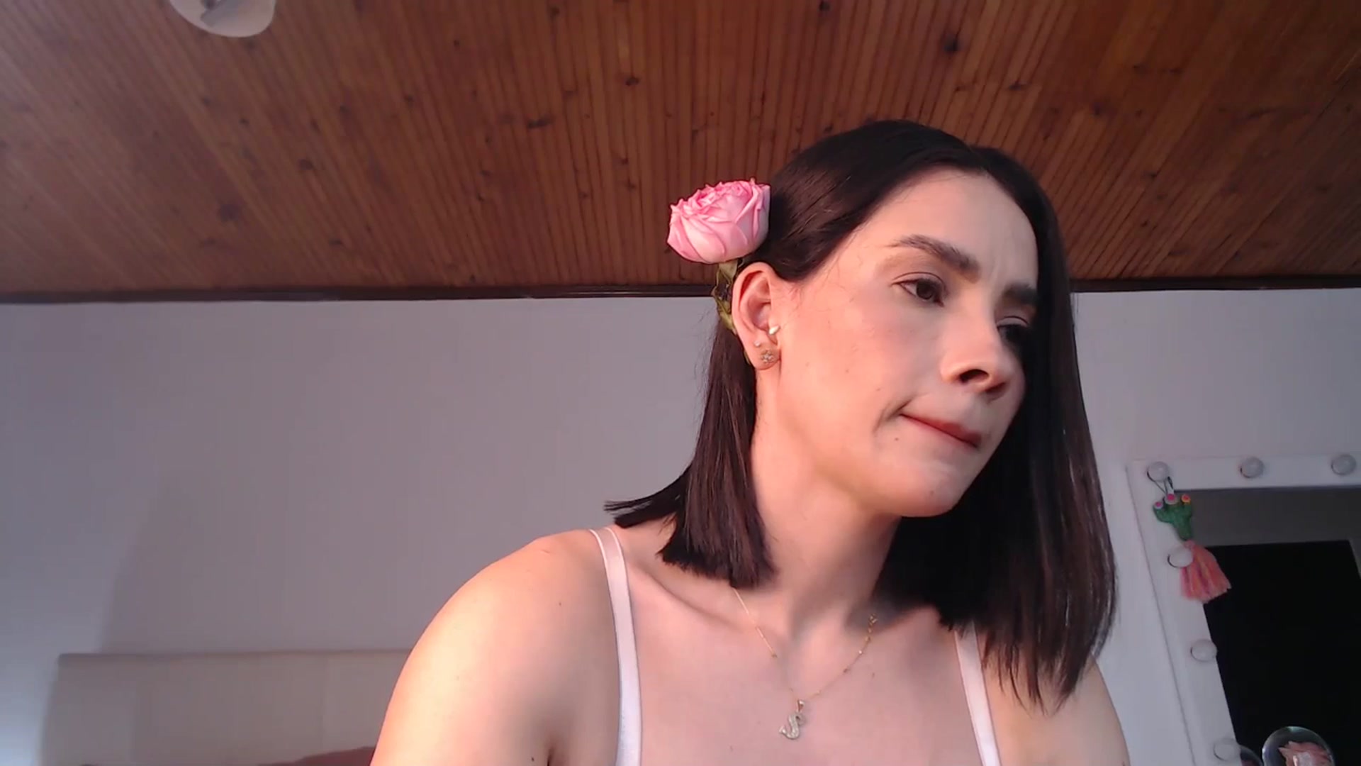 Gallery image thumbnail from AmyLi's myfreecams stream on, 04/22/2025, 18:19 image 5 of 20
