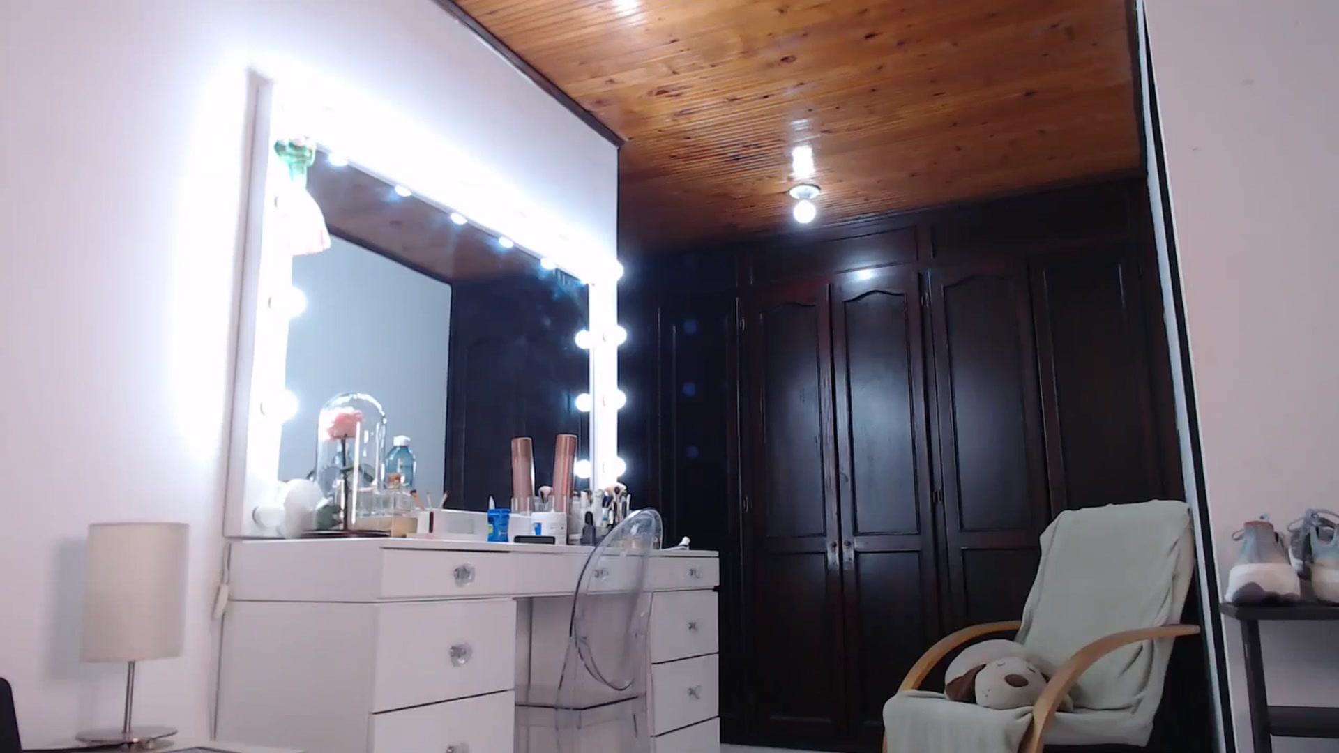 Gallery image thumbnail from AmyLi's myfreecams stream on, 07/01/2025, 23:38 image 8 of 20