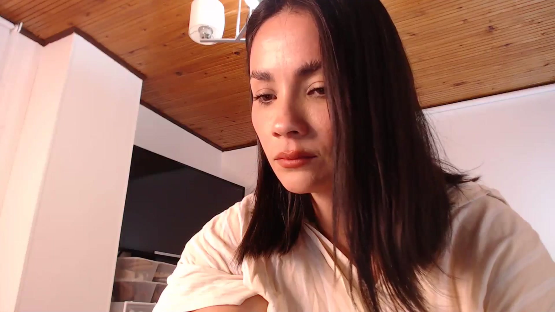 Gallery image thumbnail from AmyLi's myfreecams stream on, 08/04/2025, 05:23 image 7 of 20