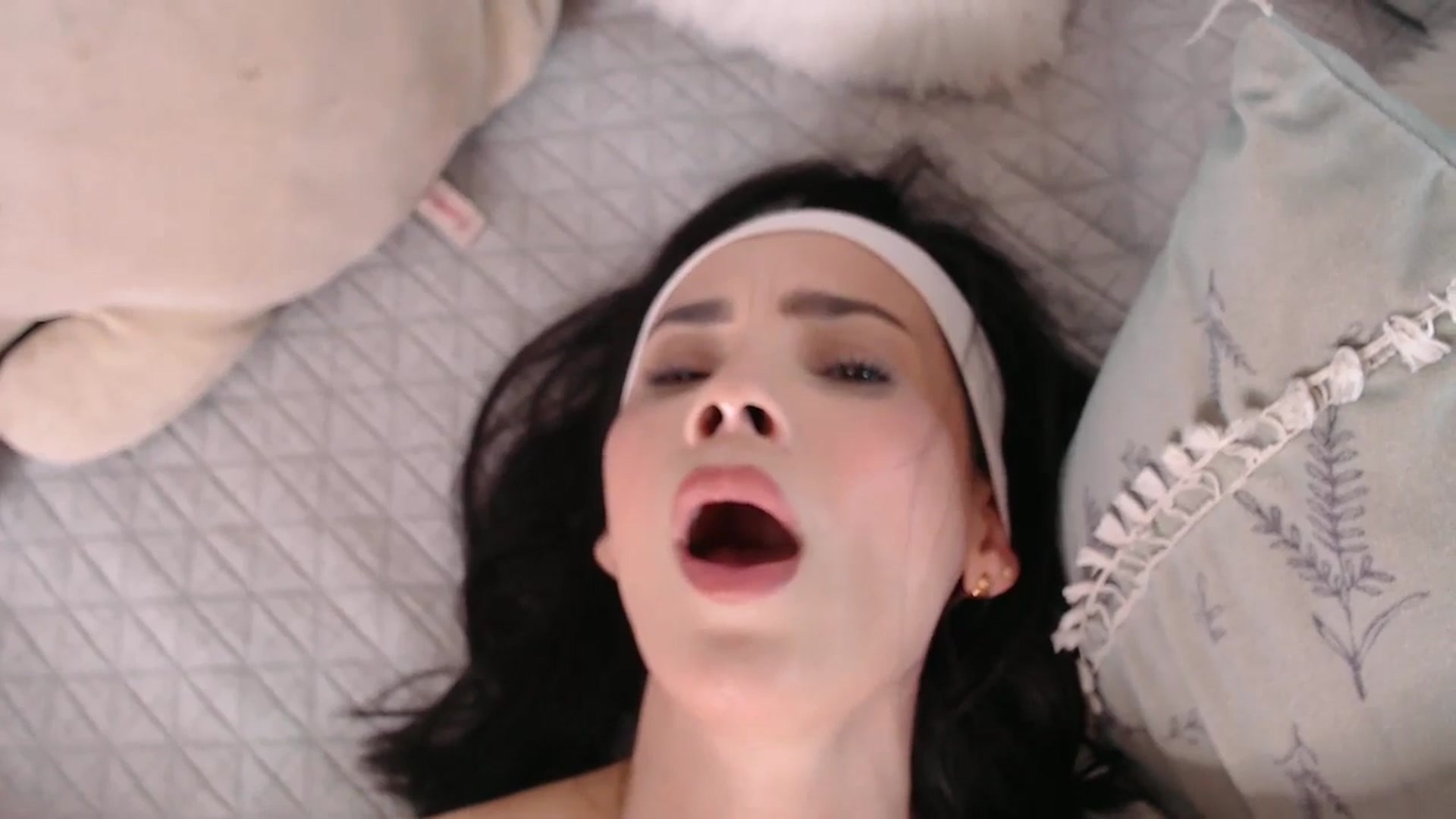 Gallery image thumbnail from AmyLi's myfreecams stream on, 08/14/2025, 19:30 image 9 of 20