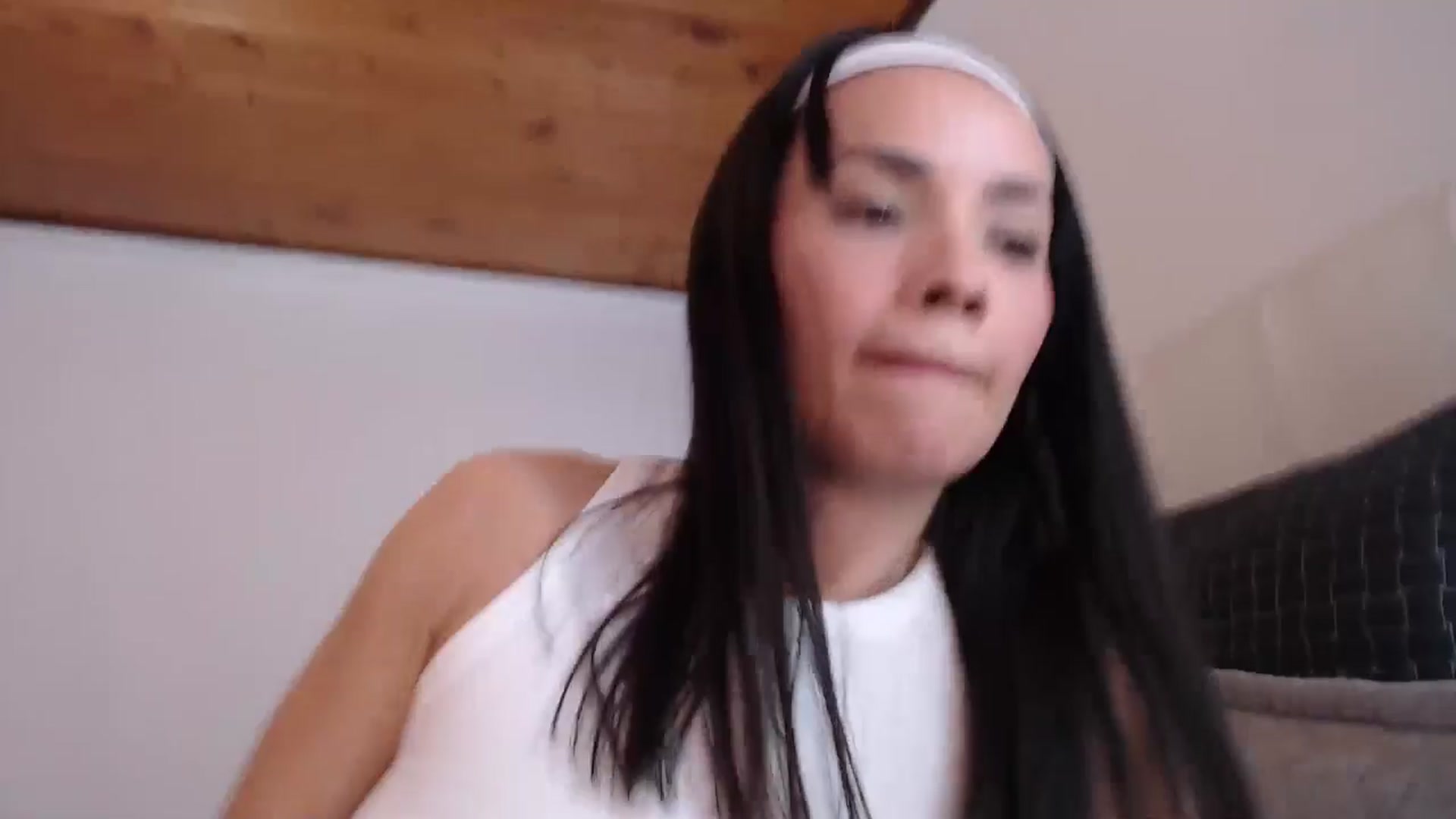Gallery image thumbnail from AmyLi's myfreecams stream on, 03/28/2026, 07:04 image 4 of 20