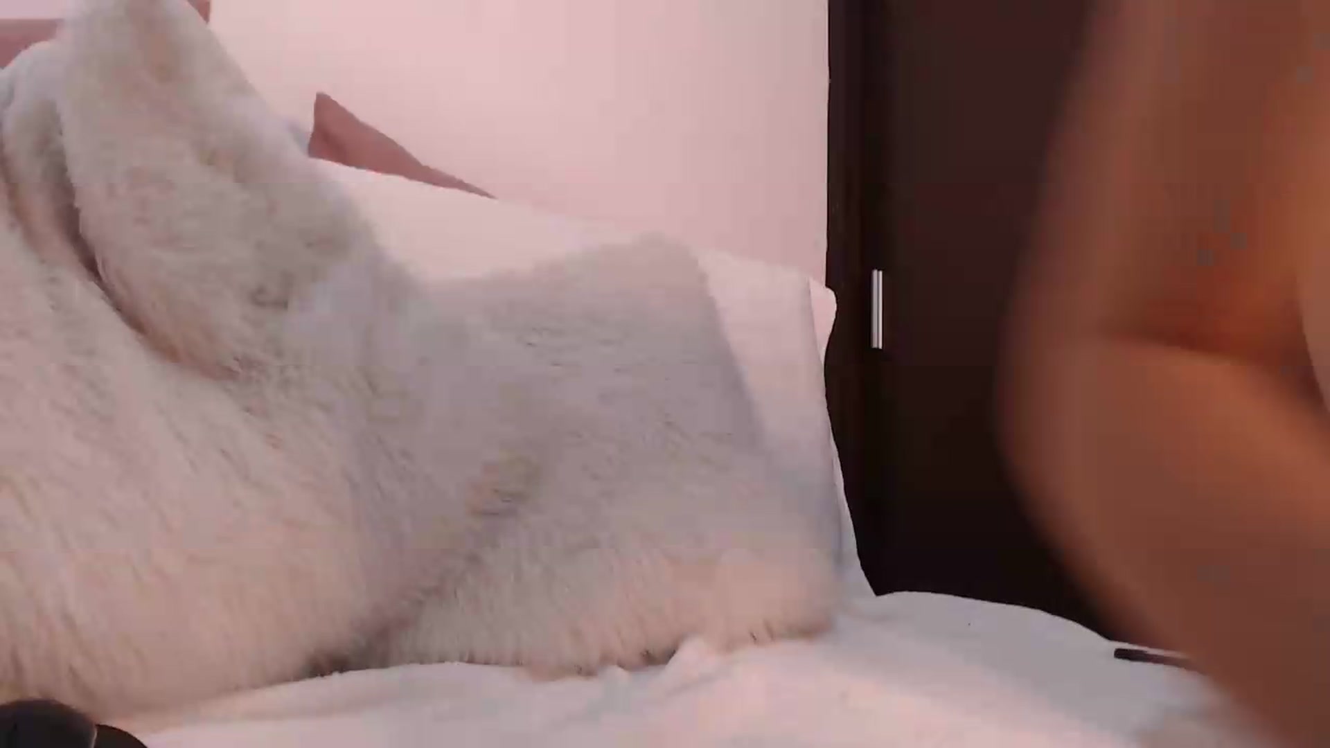 Gallery image thumbnail from AmyLi's myfreecams stream on, 06/27/2026, 08:16 image 12 of 20
