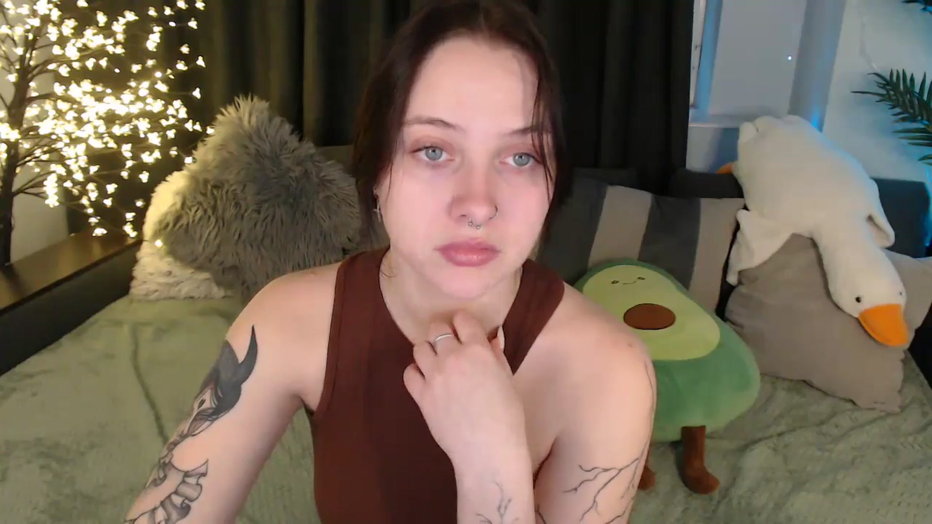 Gallery image thumbnail from AmyWard's myfreecams stream on, 01/09/2026, 14:01 image 17 of 20