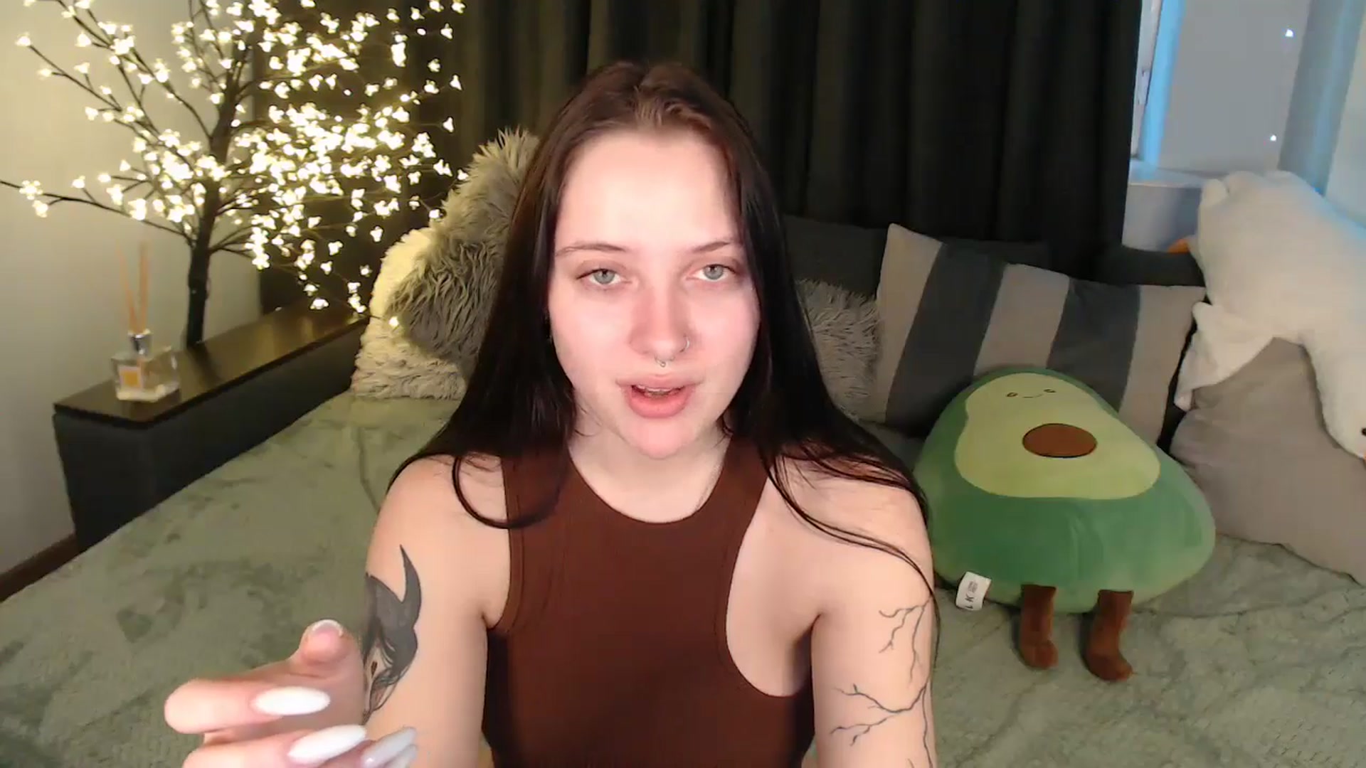 Gallery image thumbnail from AmyWard's myfreecams stream on, 01/09/2026, 14:01 image 4 of 20