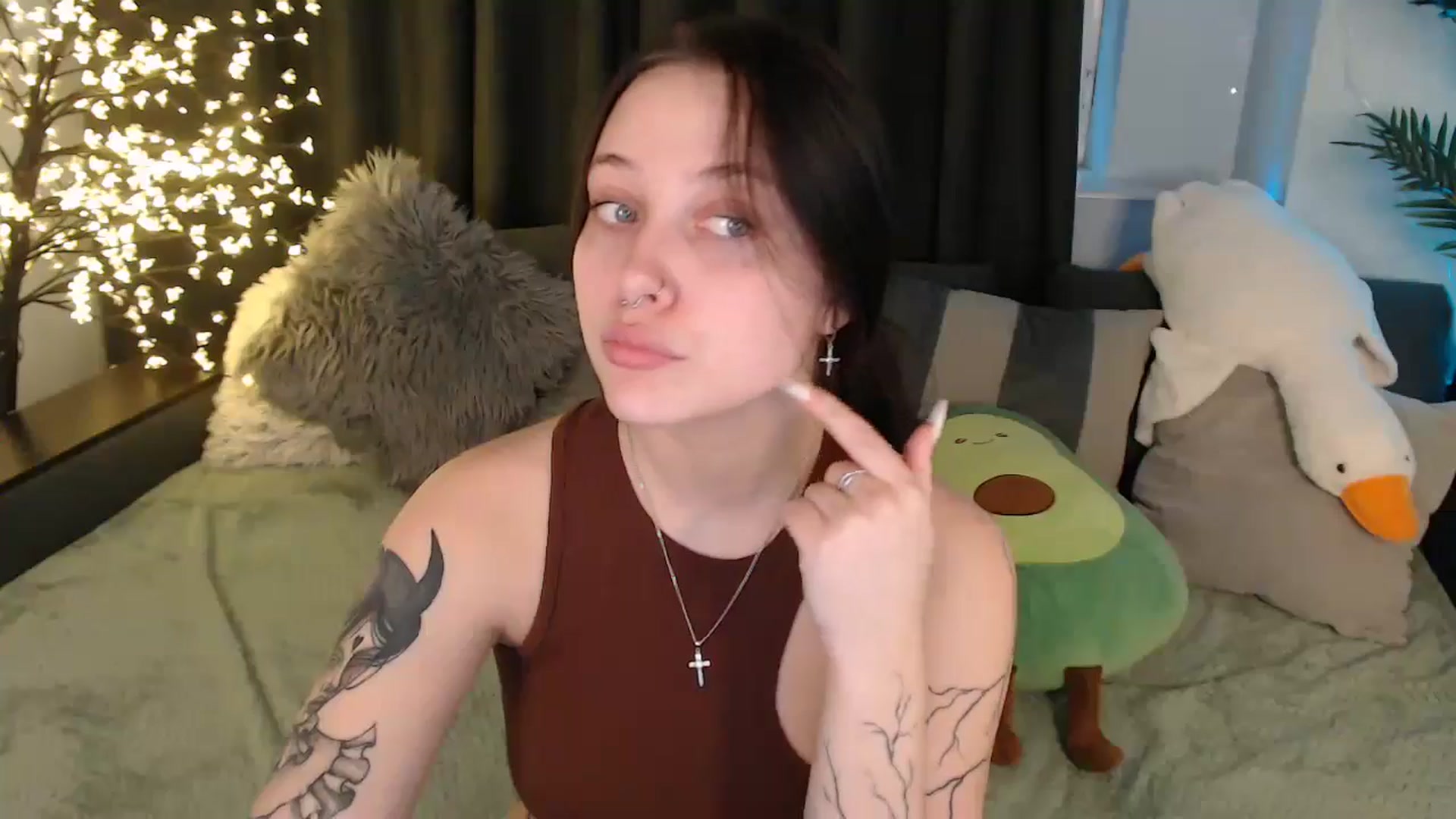 Gallery image thumbnail from AmyWard's myfreecams stream on, 01/09/2026, 14:01 image 13 of 20