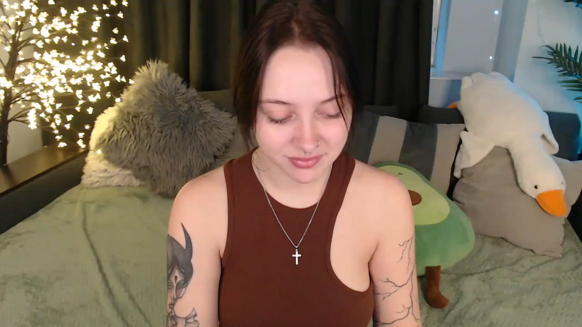 Gallery image thumbnail from AmyWard's myfreecams stream on, 01/09/2026, 14:01 image 14 of 20