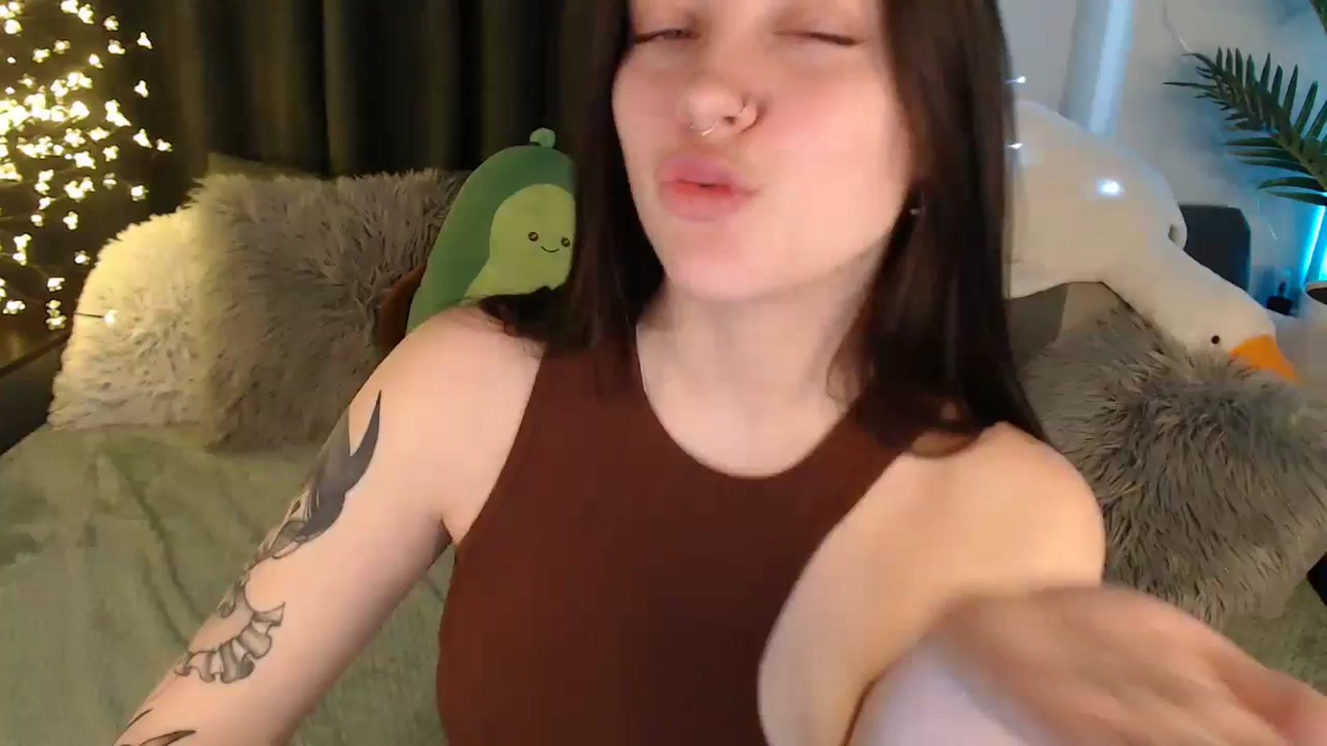 Gallery image thumbnail from AmyWard's myfreecams stream on, 01/18/2026, 11:15 image 17 of 20