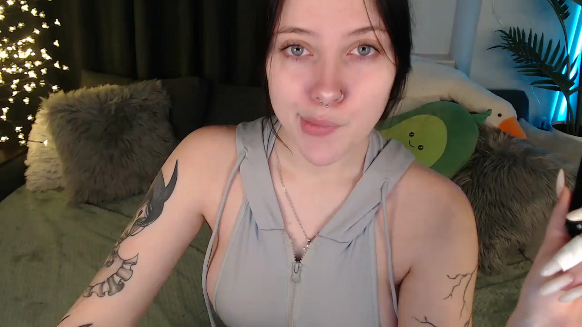 Gallery image thumbnail from AmyWard's myfreecams stream on, 01/21/2026, 10:20 image 13 of 20