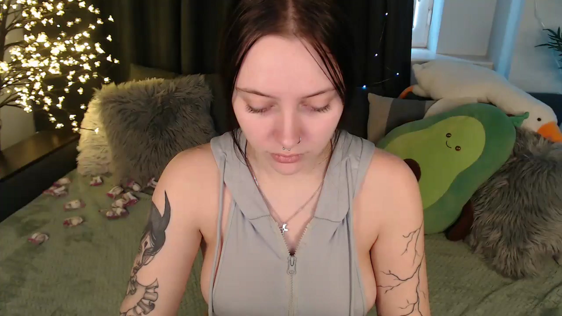 Gallery image thumbnail from AmyWard's myfreecams stream on, 01/21/2026, 11:22 image 20 of 20